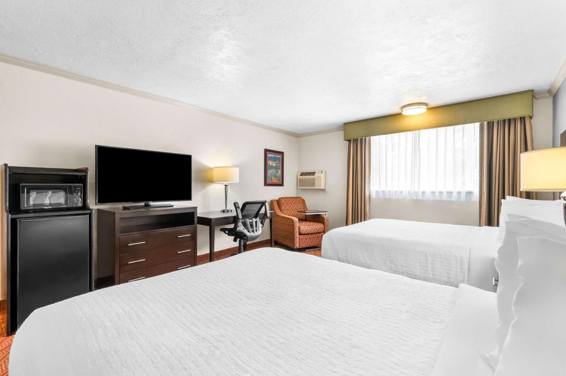 Best Western Plus Parkway Inn photo 10