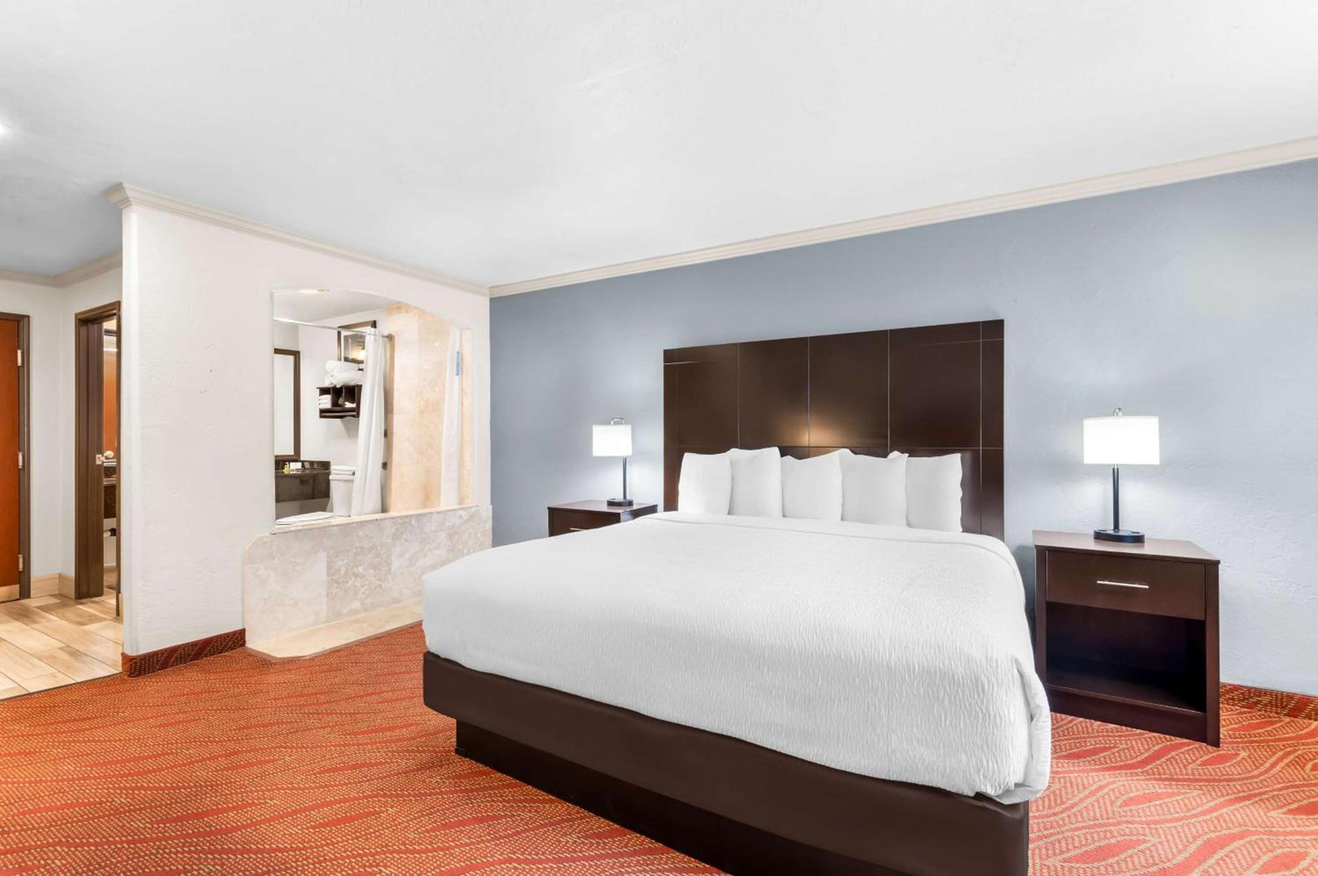 Best Western Plus Parkway Inn photo 11
