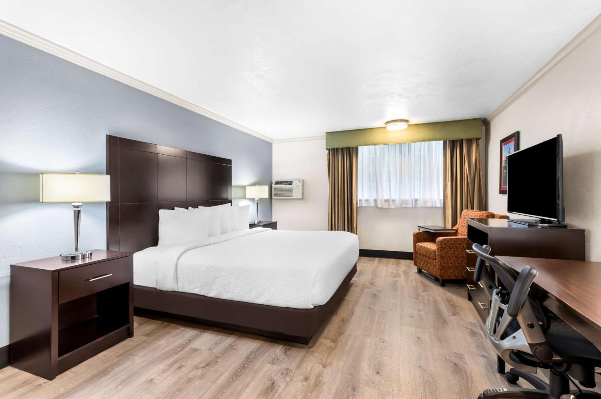 Best Western Plus Parkway Inn photo 14