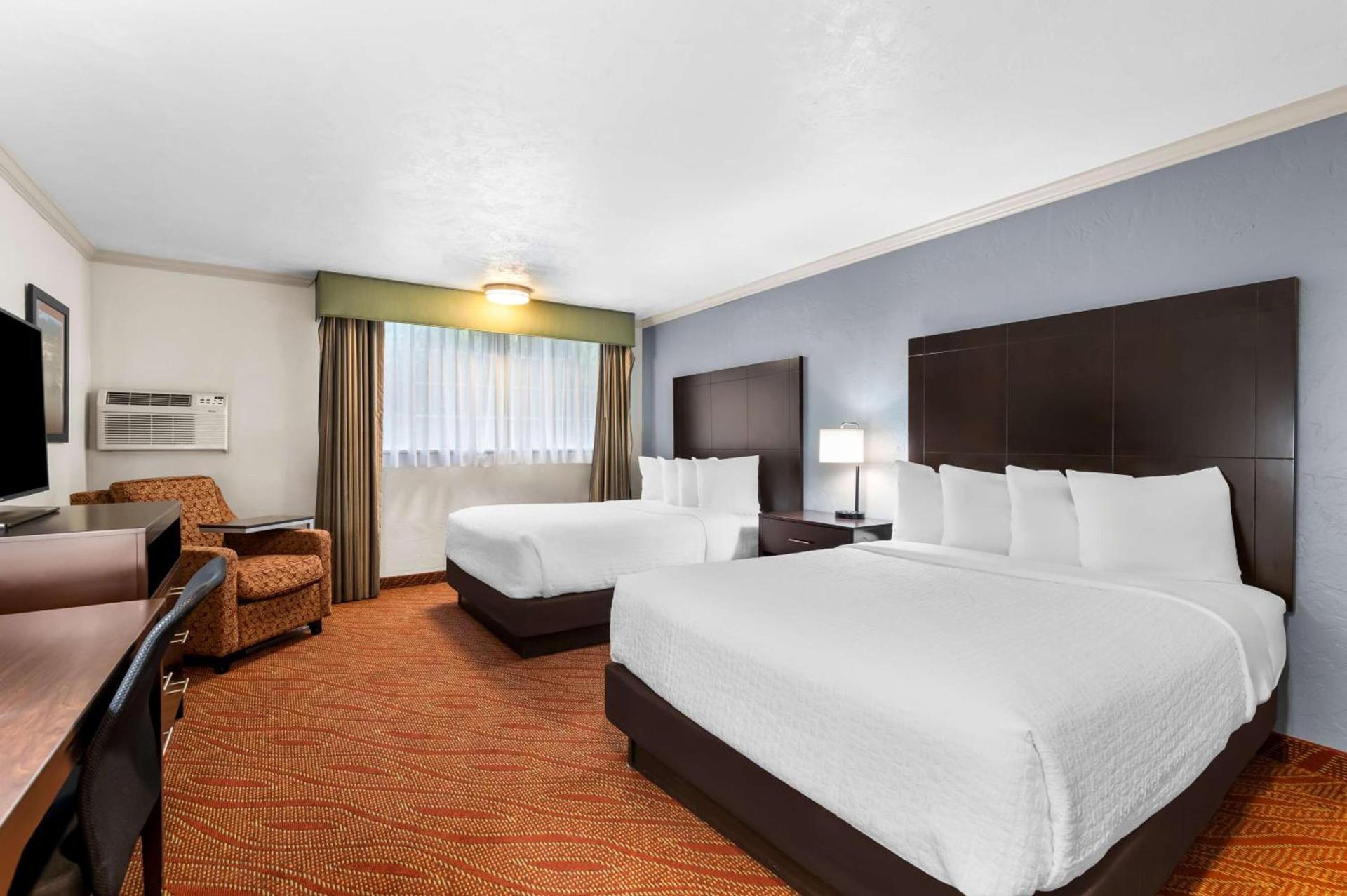 Best Western Plus Parkway Inn photo 21