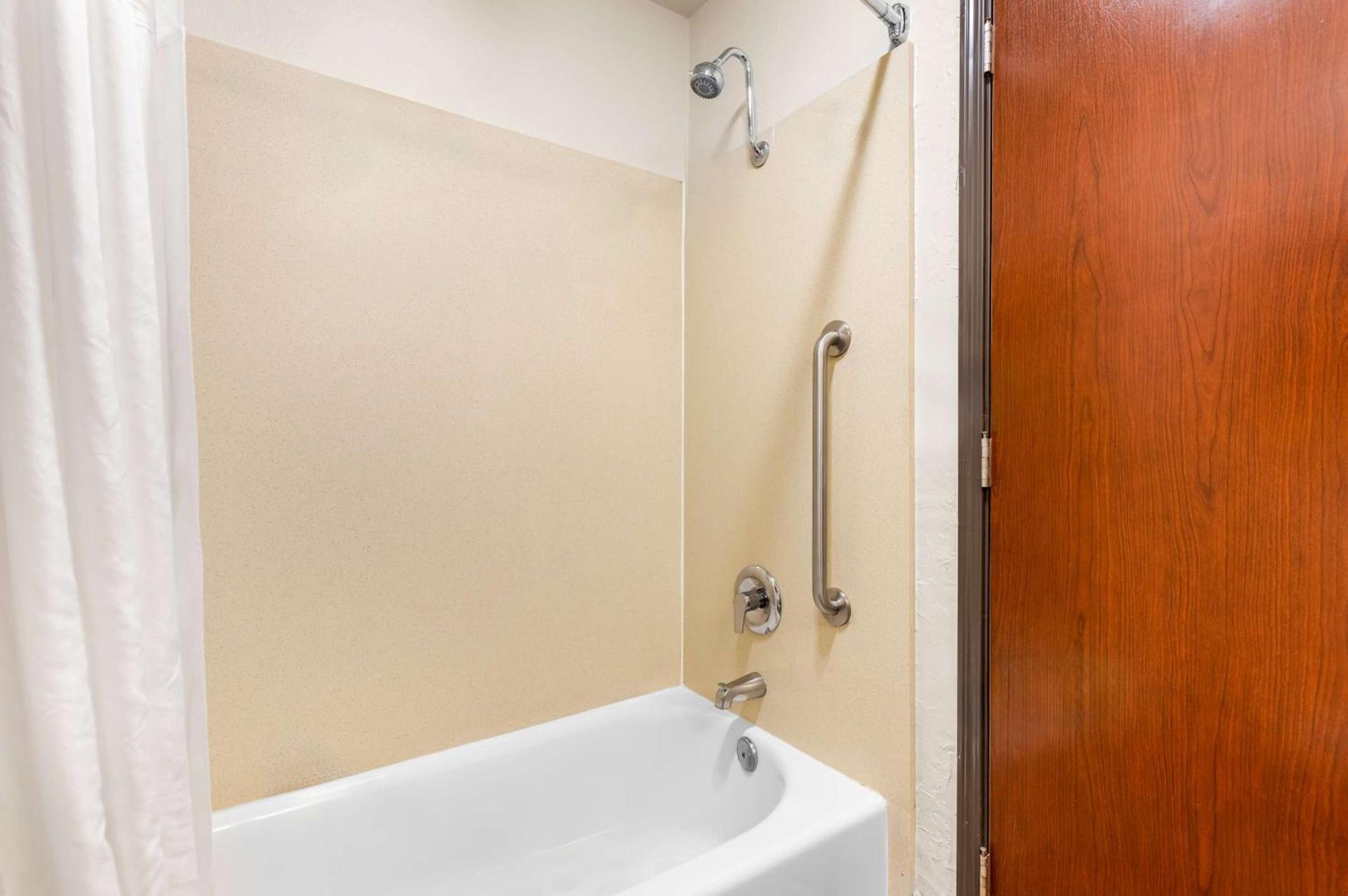 Best Western Plus Parkway Inn photo 20