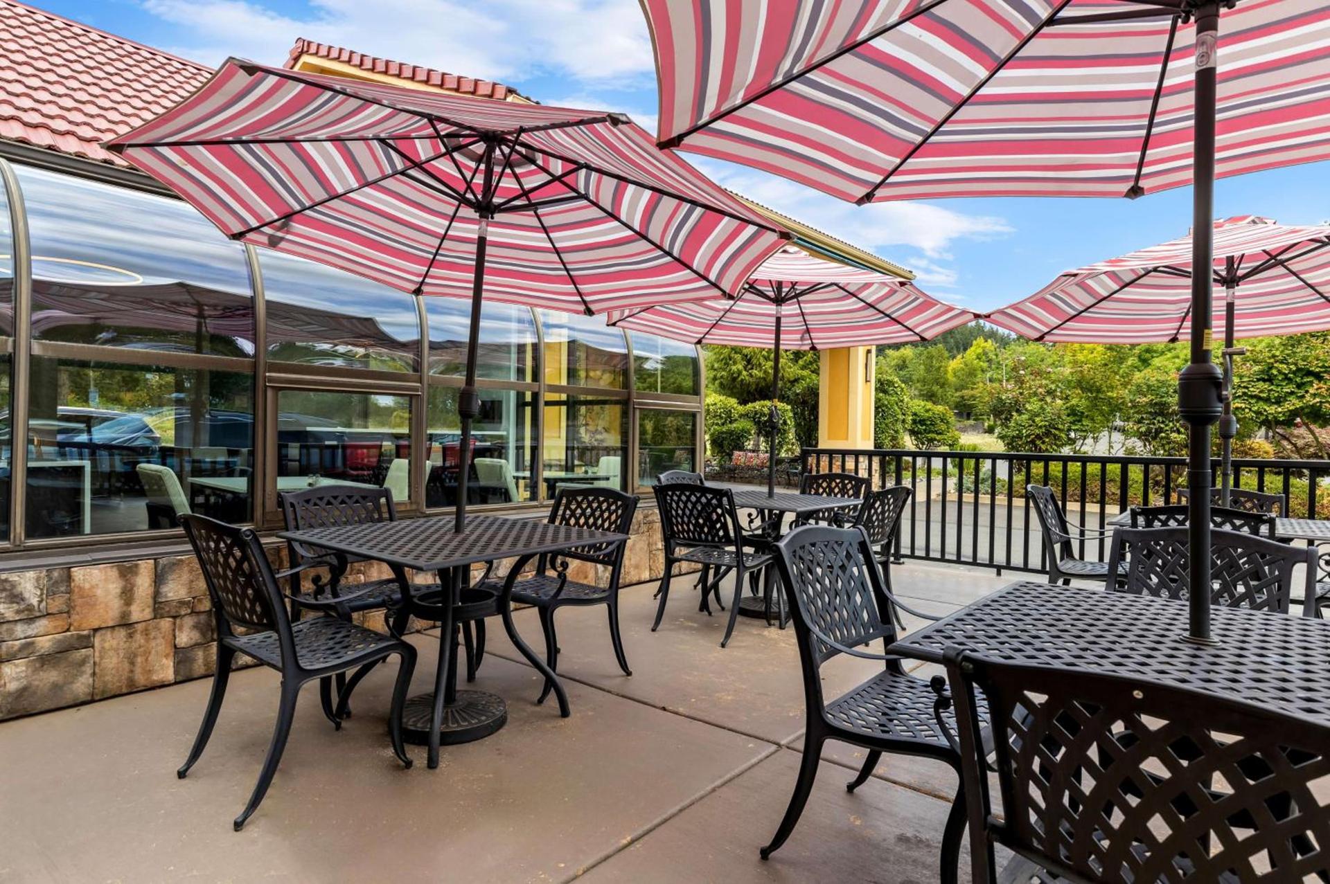 Best Western Plus Parkway Inn photo 39