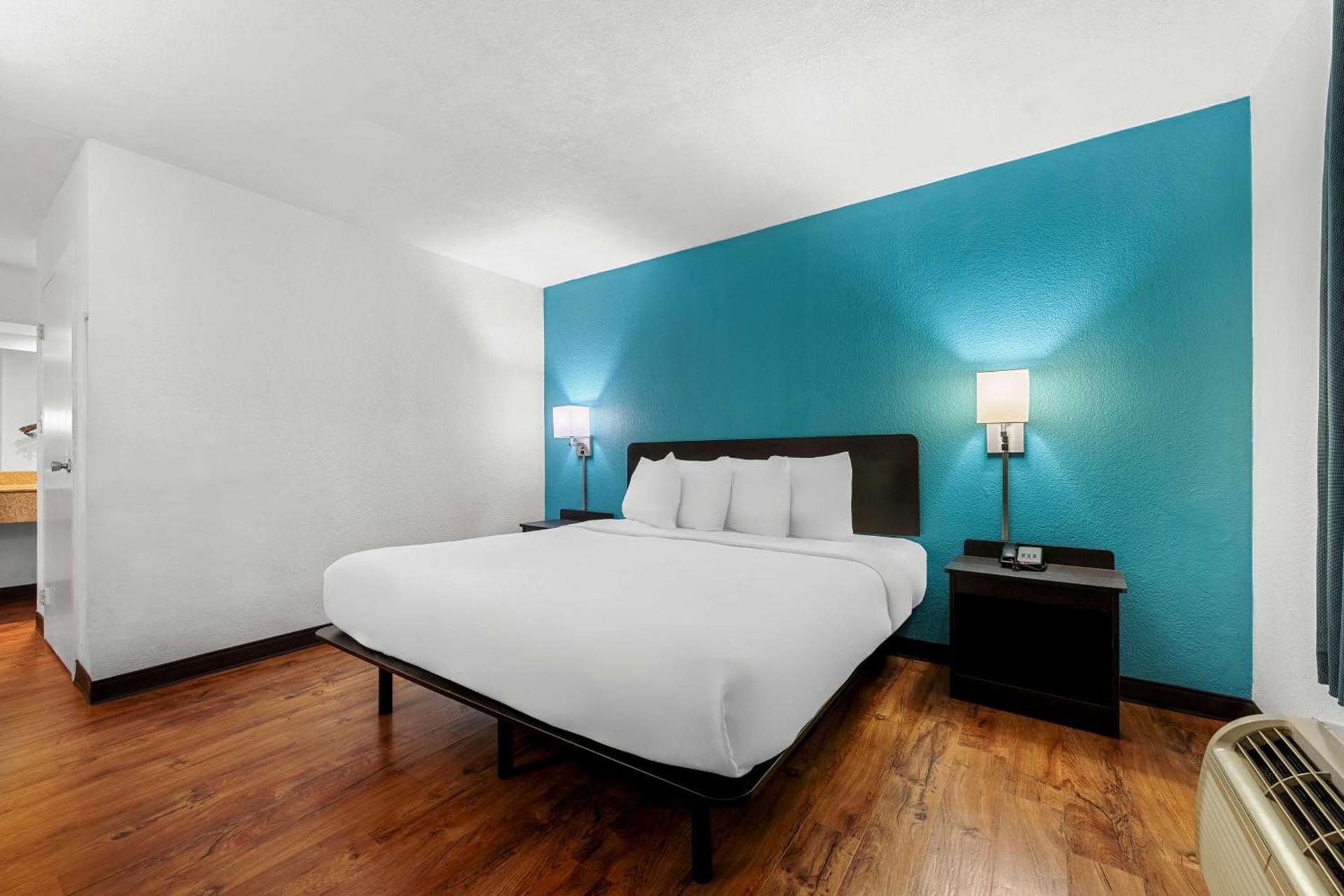 Americas Best Value Inn Hamilton photo 11