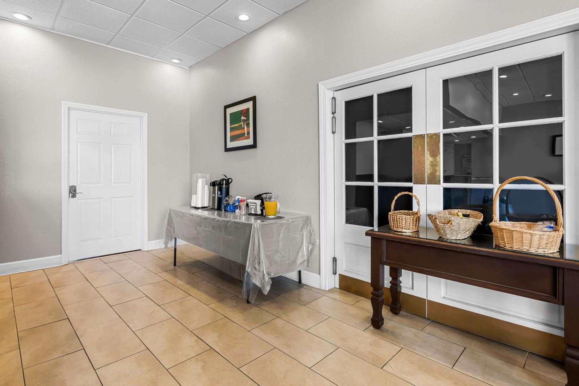 Americas Best Value Inn Hamilton photo 7