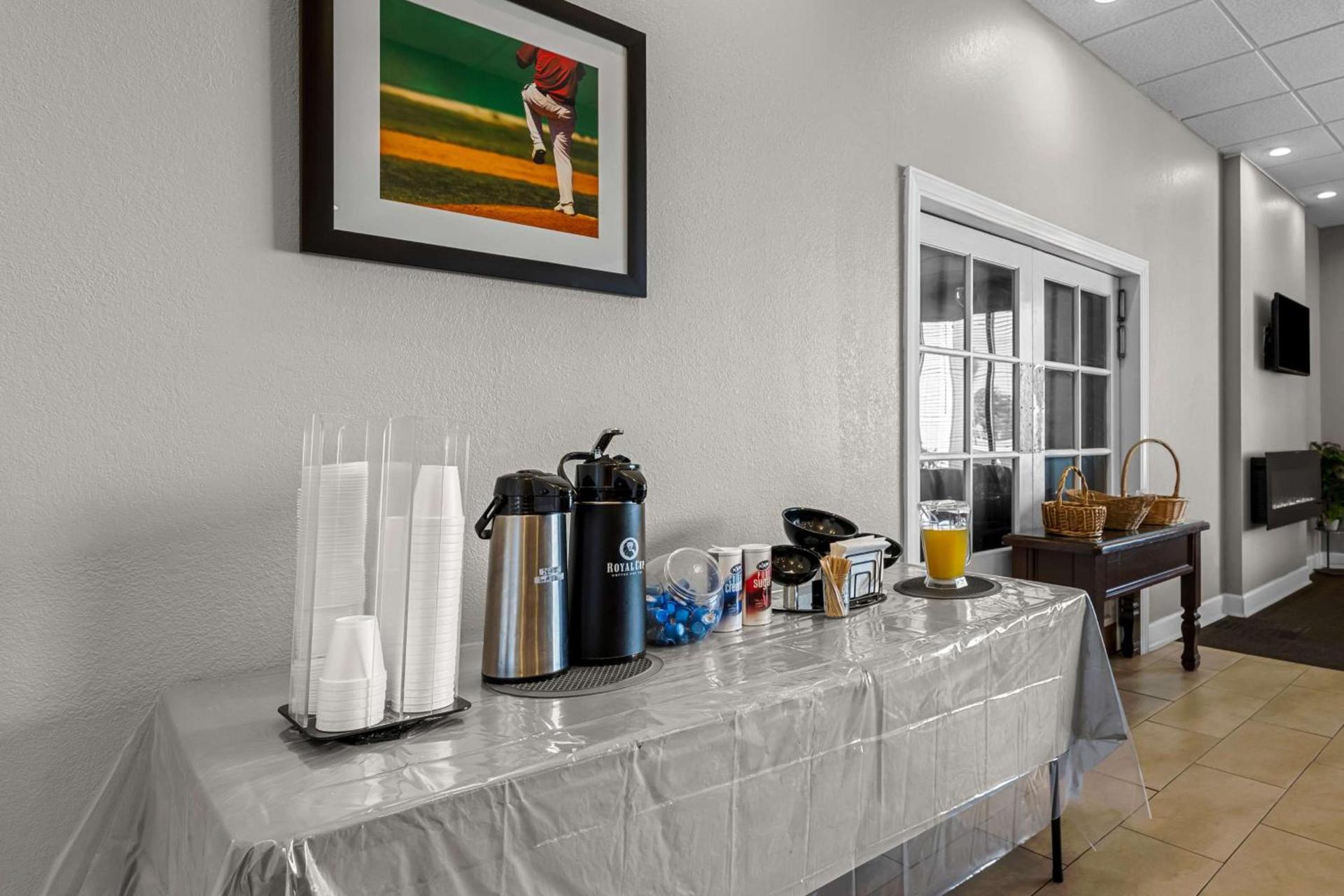 Americas Best Value Inn Hamilton photo 27