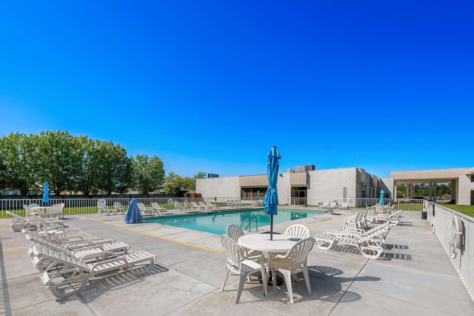 Americas Best Value Inn Hamilton photo 26