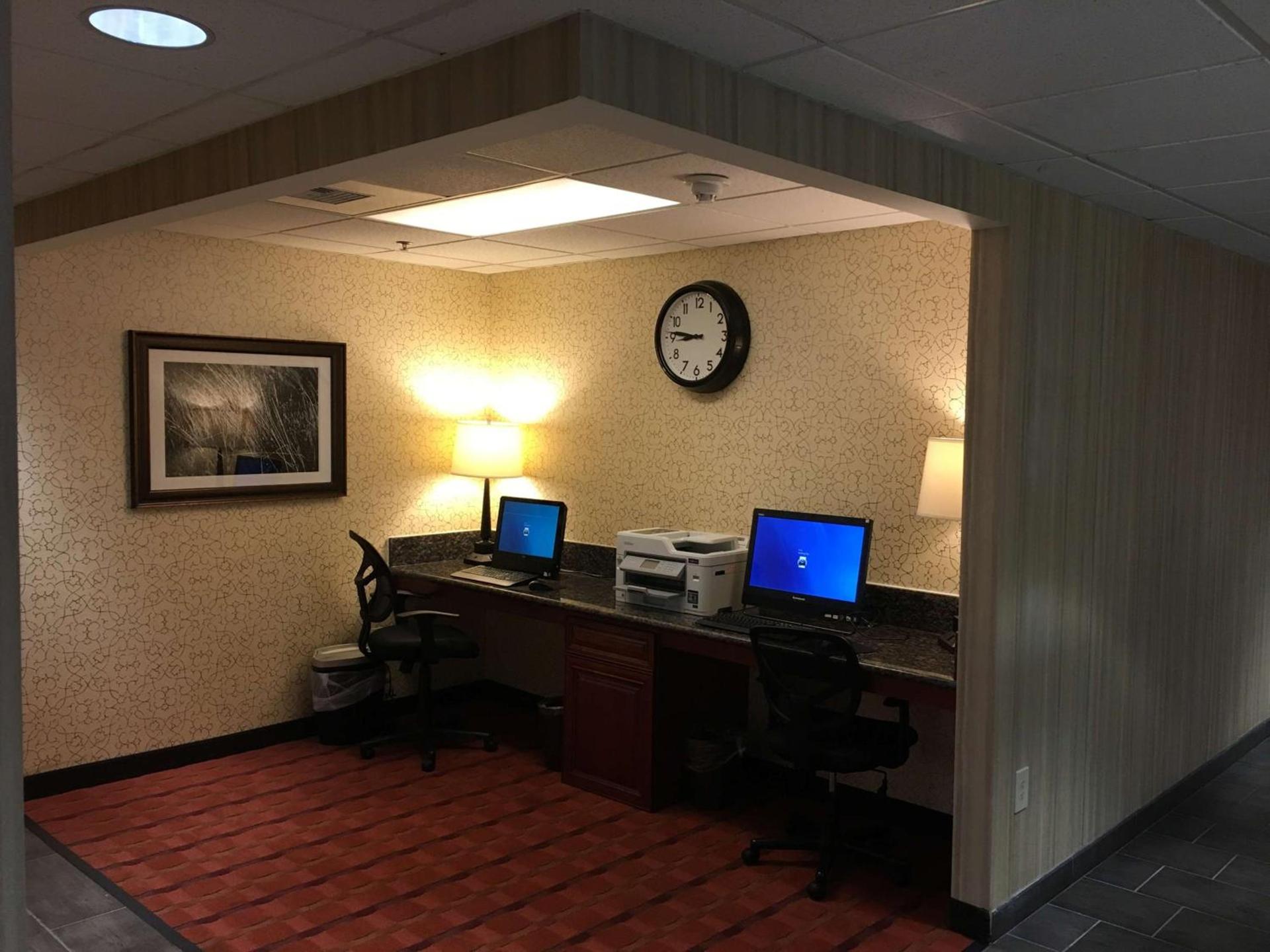 Best Western Plus Arrowhead Hotel photo 21