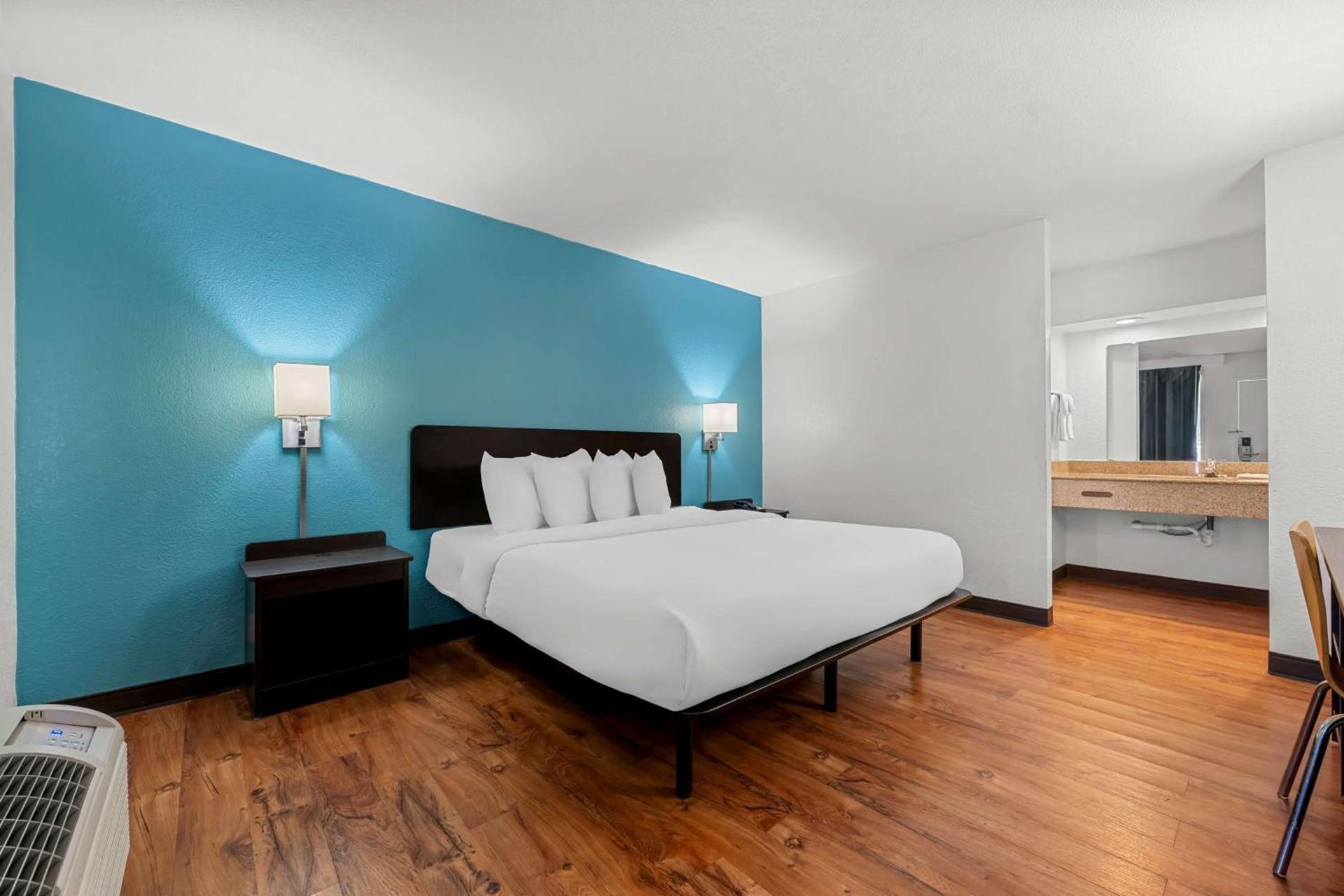 Americas Best Value Inn Hamilton photo 14
