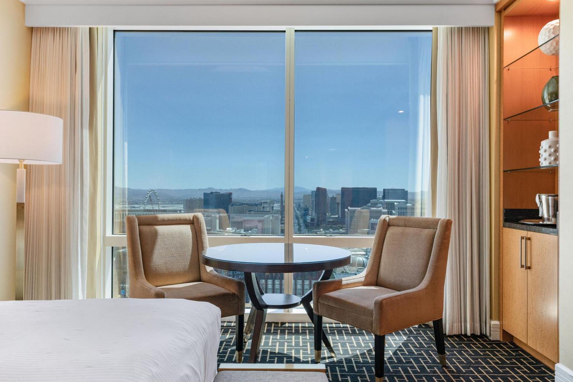 TRUMP 56th Floor - Sphere and Strip View - No Resort Fees photo 9