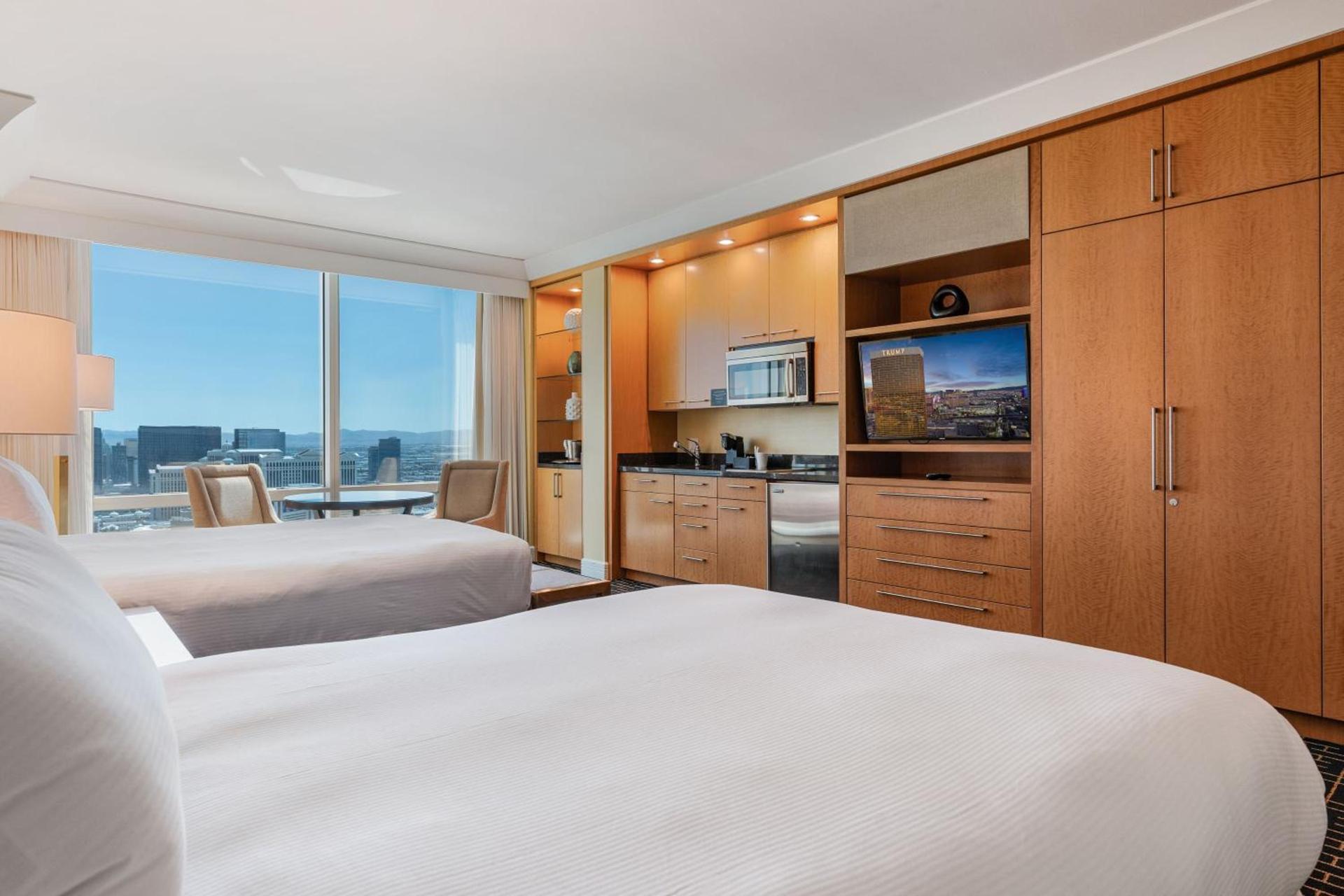 TRUMP 56th Floor - Sphere and Strip View - No Resort Fees photo 36