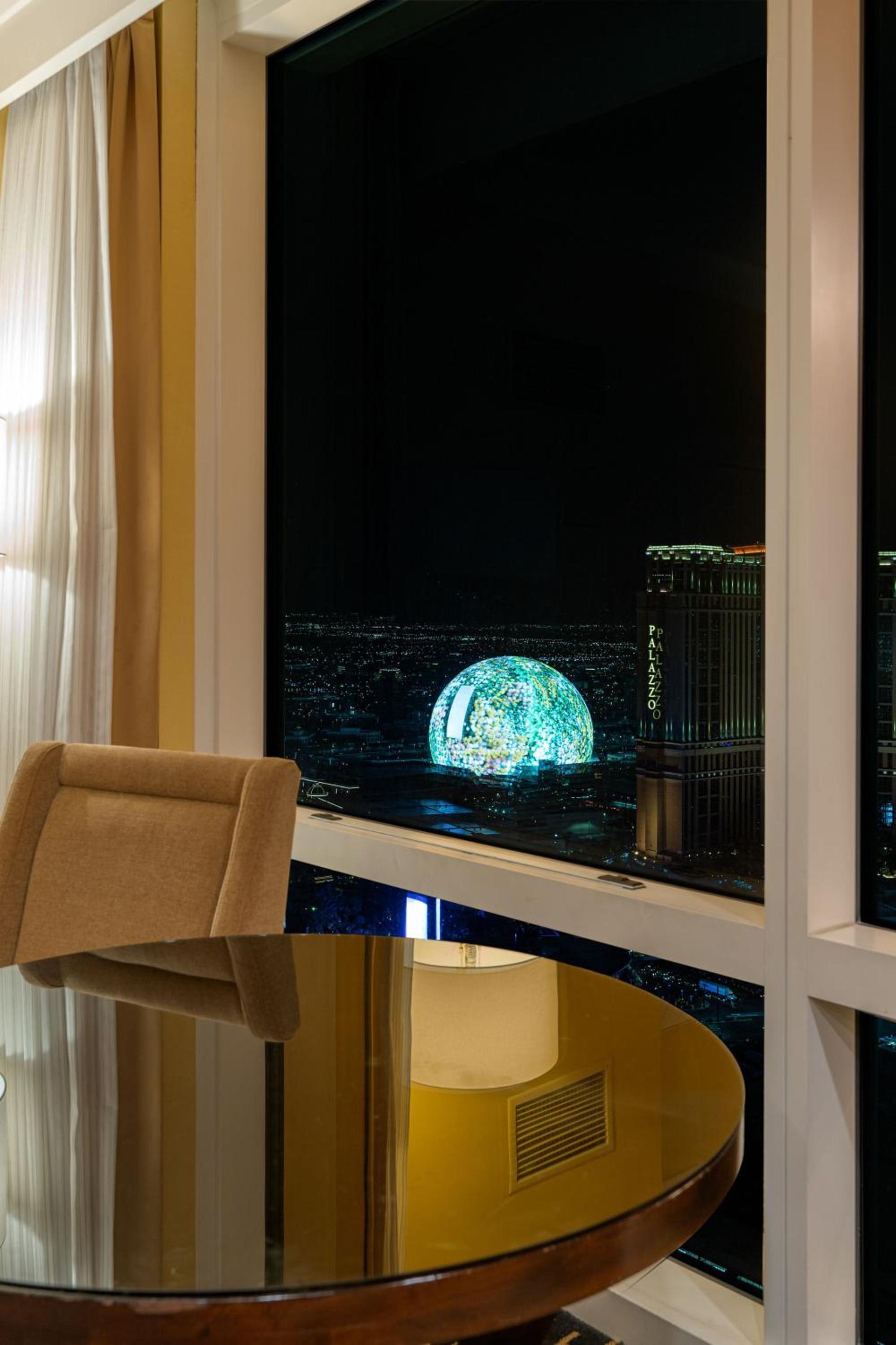 TRUMP 56th Floor - Sphere and Strip View - No Resort Fees photo 39