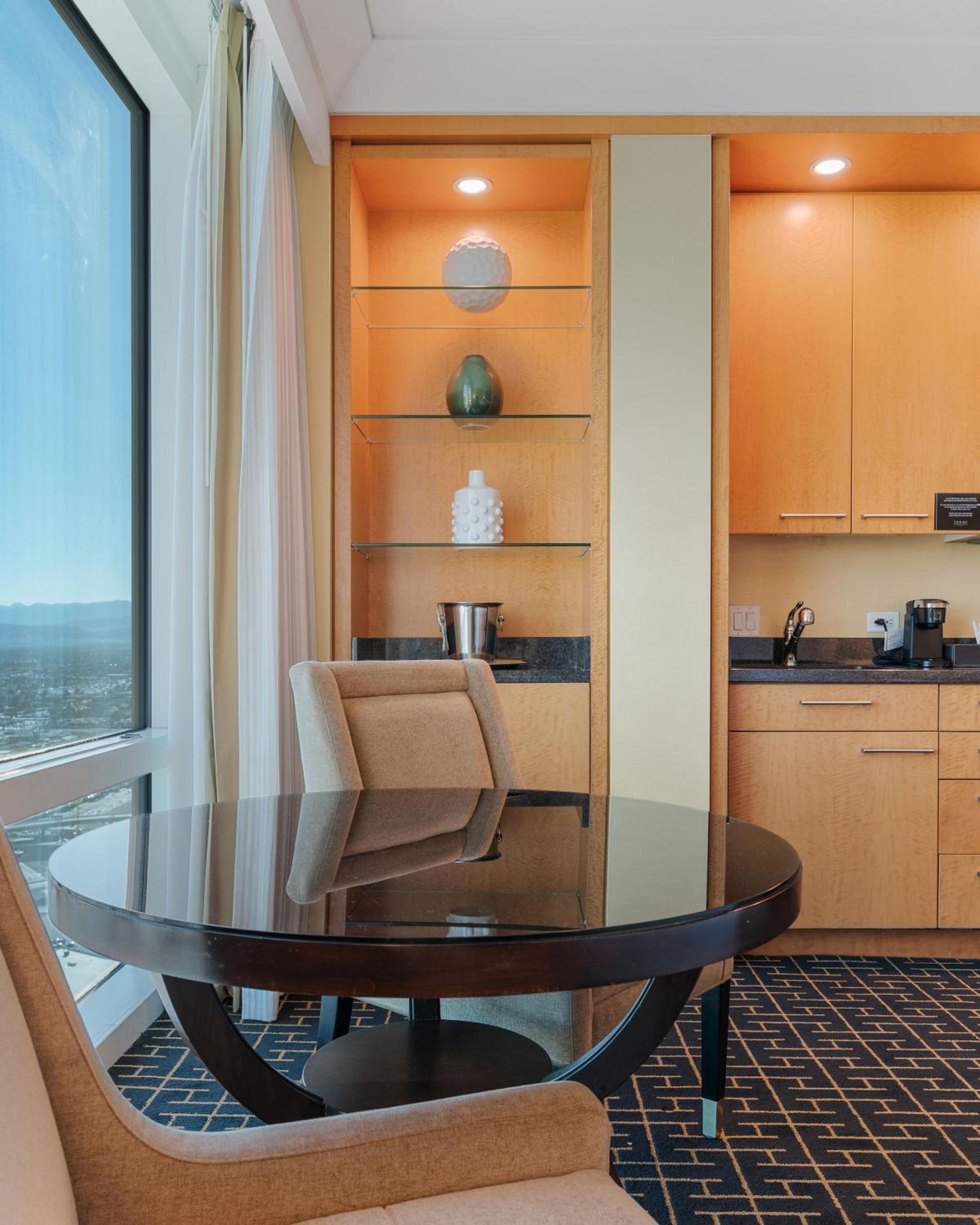 TRUMP 56th Floor - Sphere and Strip View - No Resort Fees photo 23