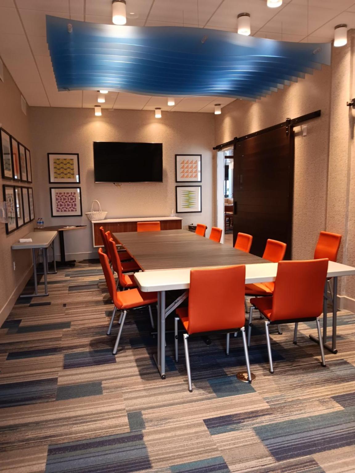 Holiday Inn Express & Suites Racine by IHG photo 14