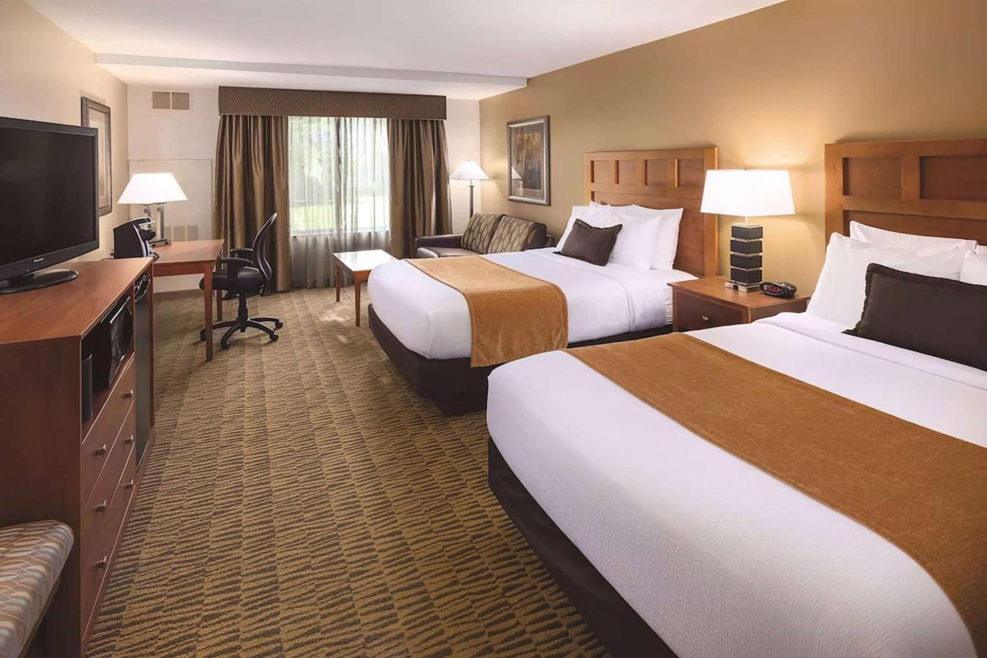 Wyndham Bloomington - Mall of America photo 16