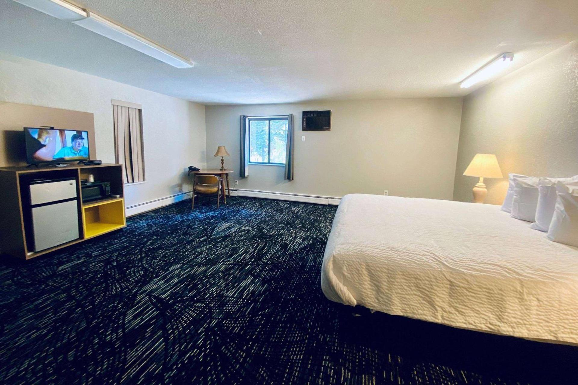 Days Inn by Wyndham Bad Axe photo 8