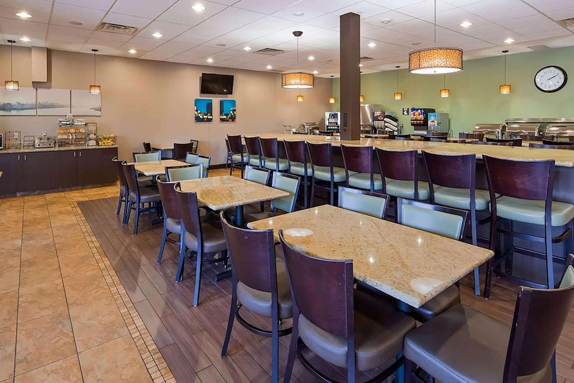 Wyndham Bloomington - Mall of America photo 12