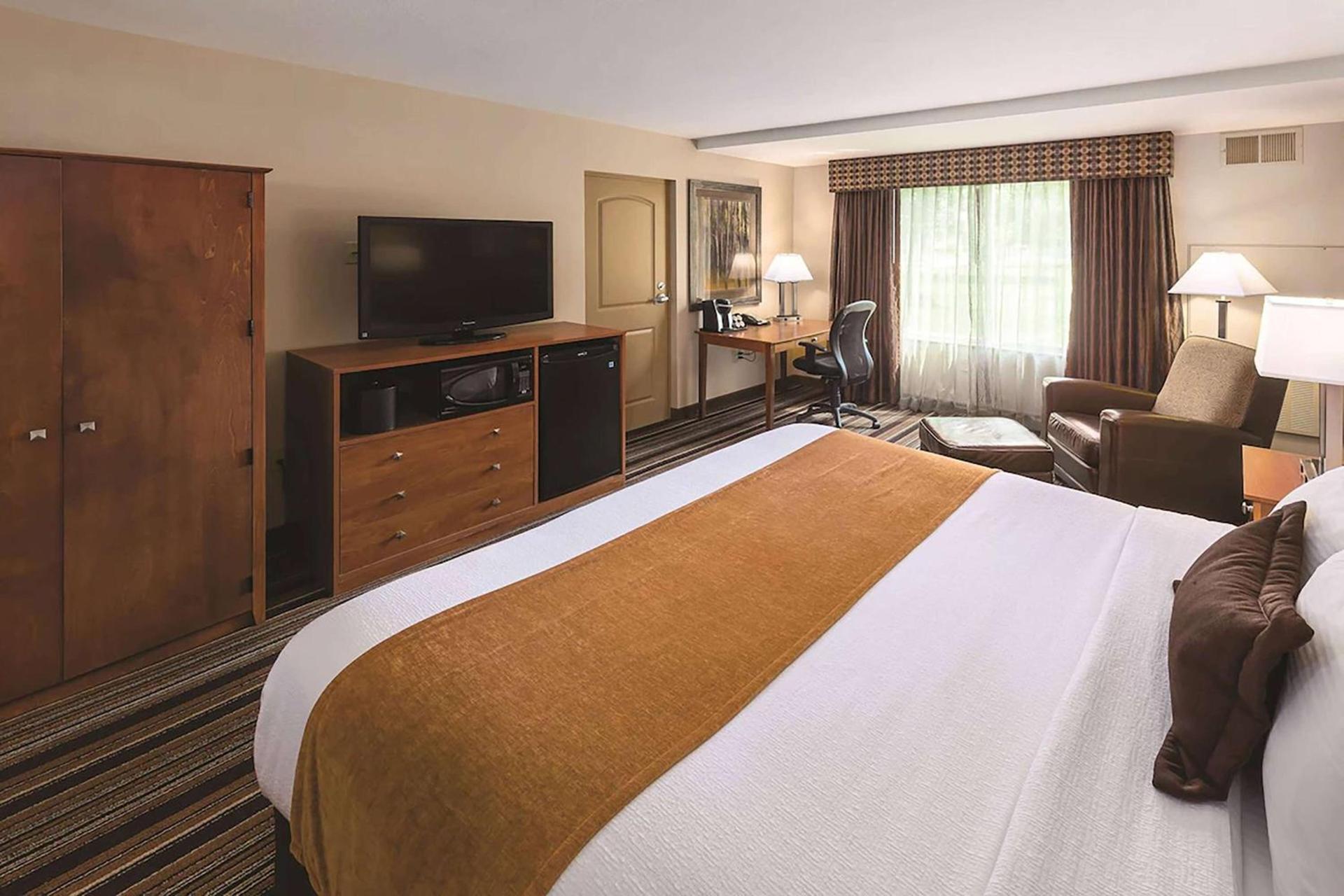 Wyndham Bloomington - Mall of America photo 22