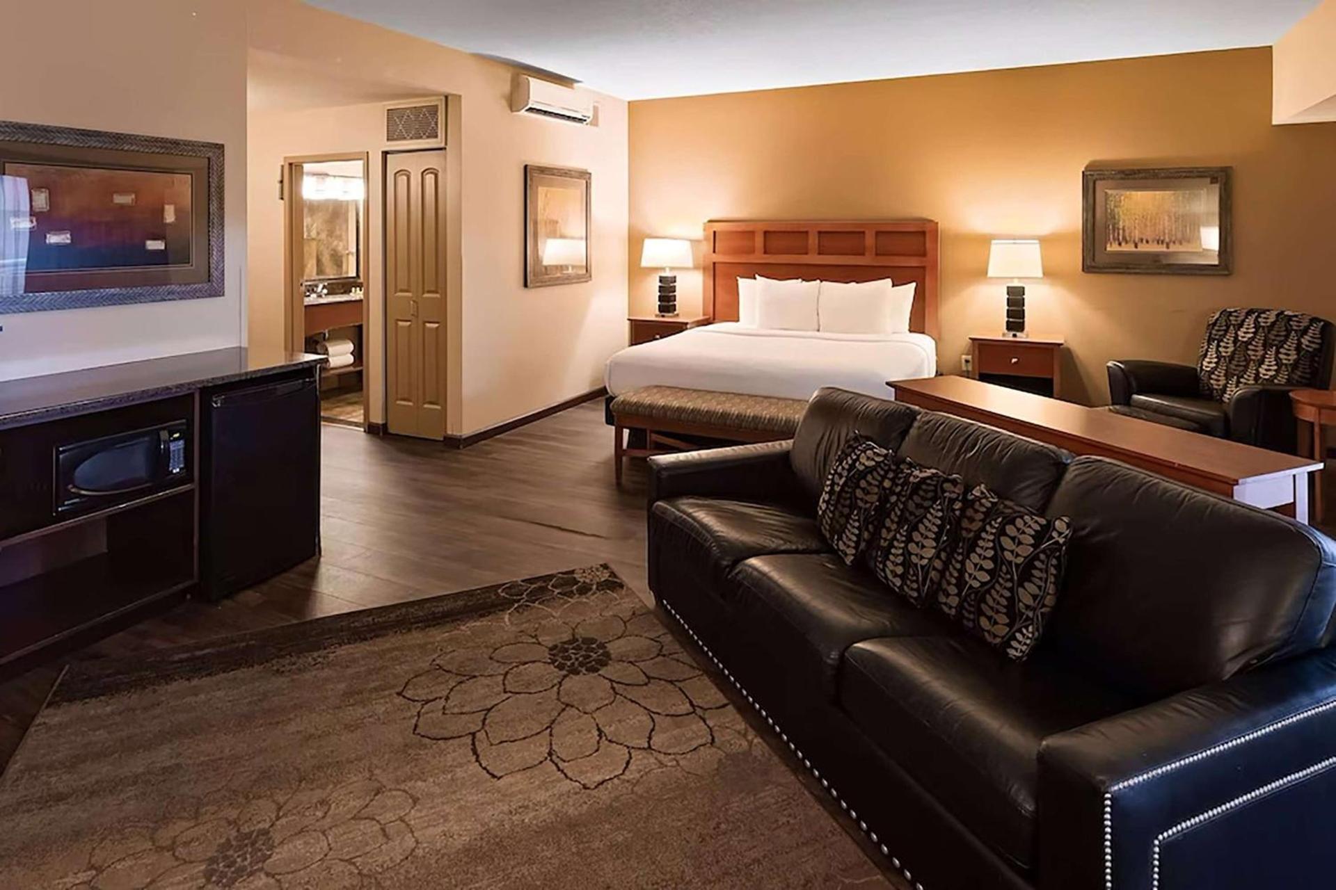 Wyndham Bloomington - Mall of America photo 27