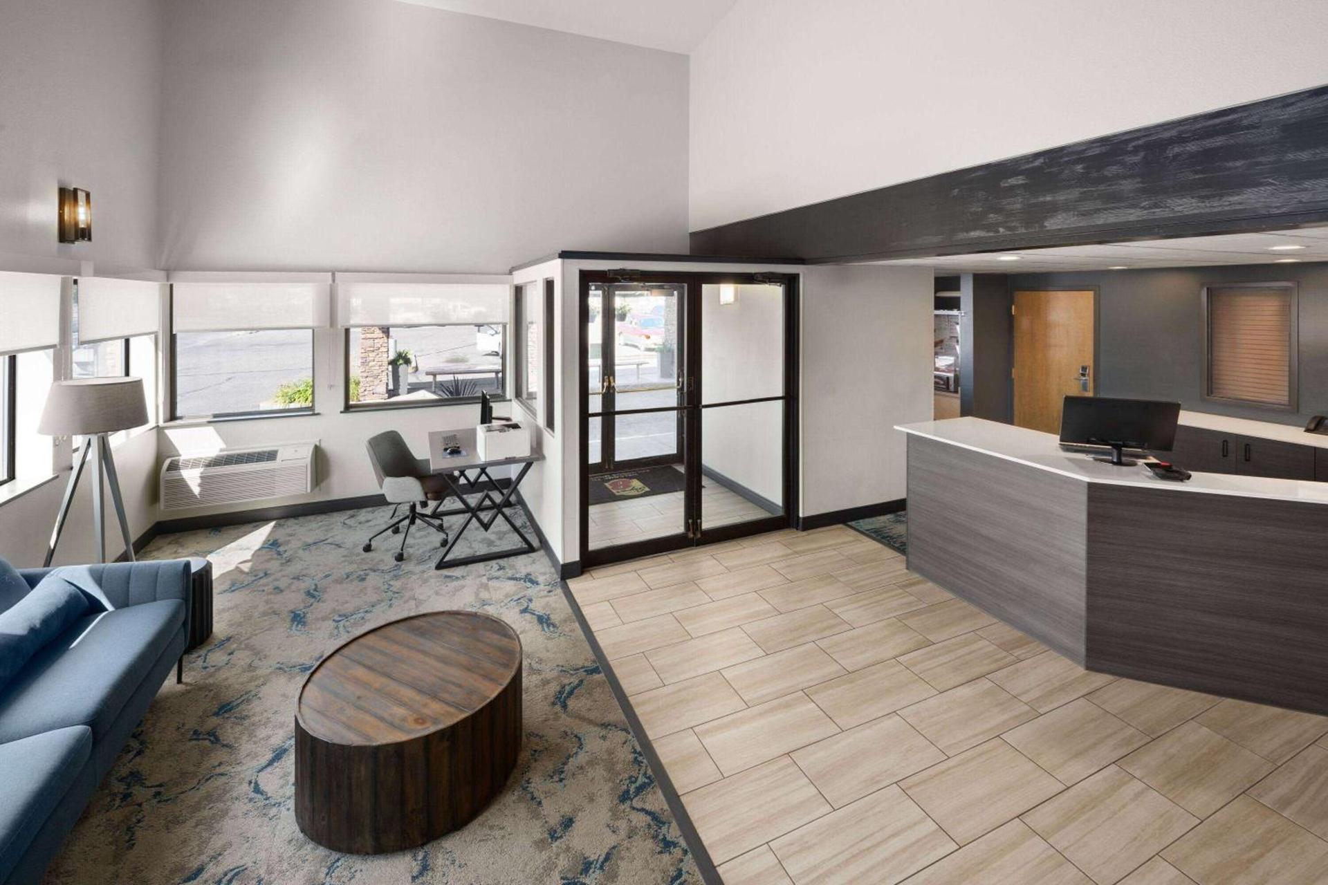 Super 8 by Wyndham Columbus photo 5
