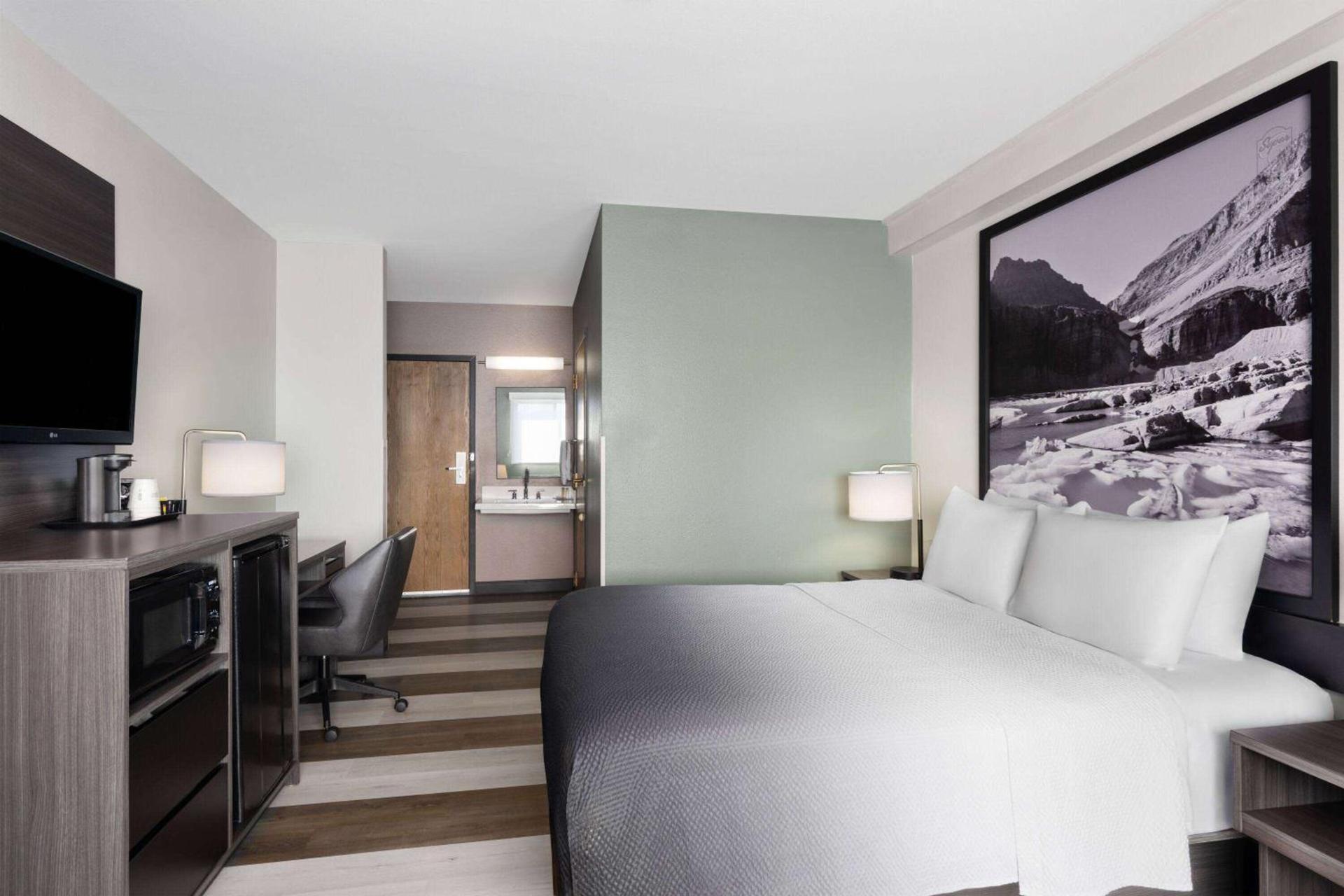 Super 8 by Wyndham Columbus photo 20