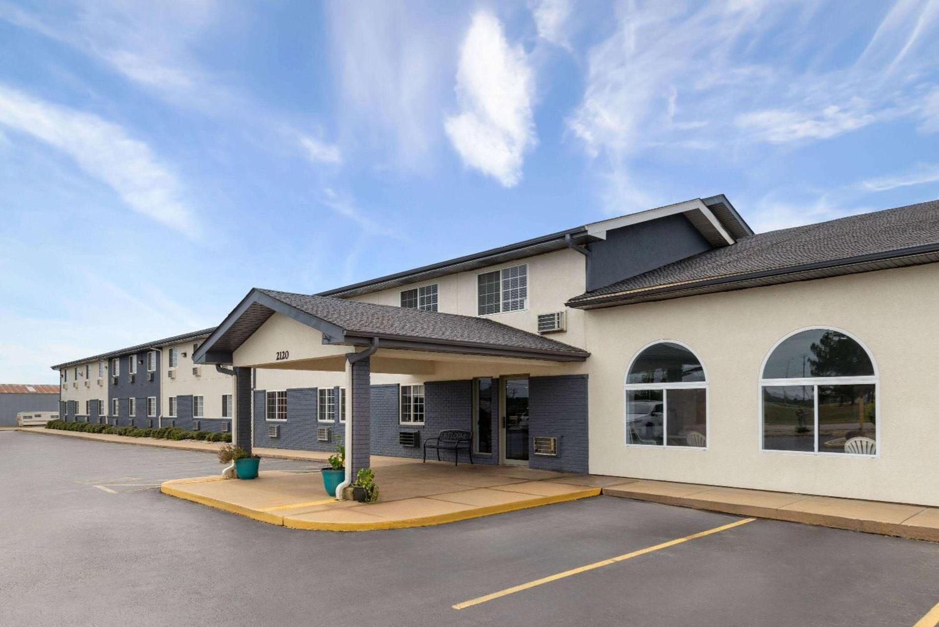 Days Inn by Wyndham Miami photo 3