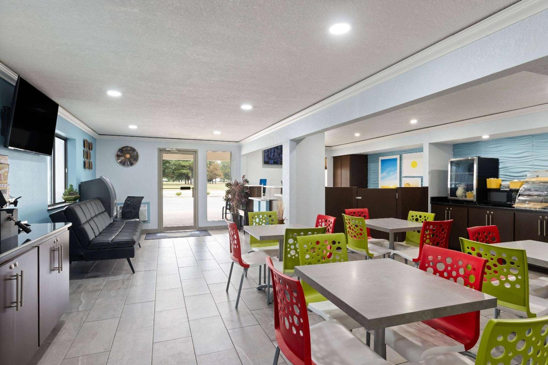 Days Inn by Wyndham Miami photo 5