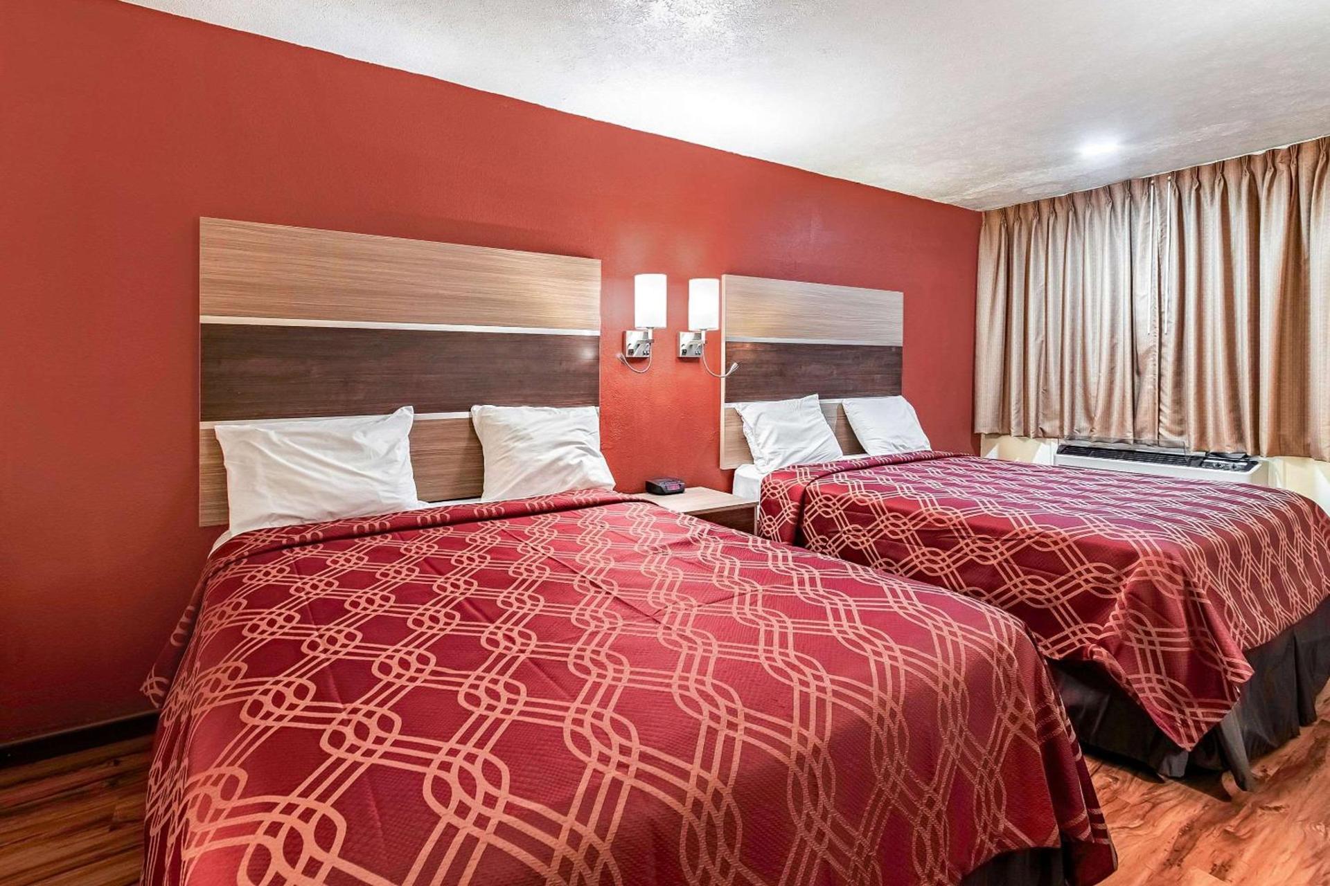 Econo Lodge photo 7