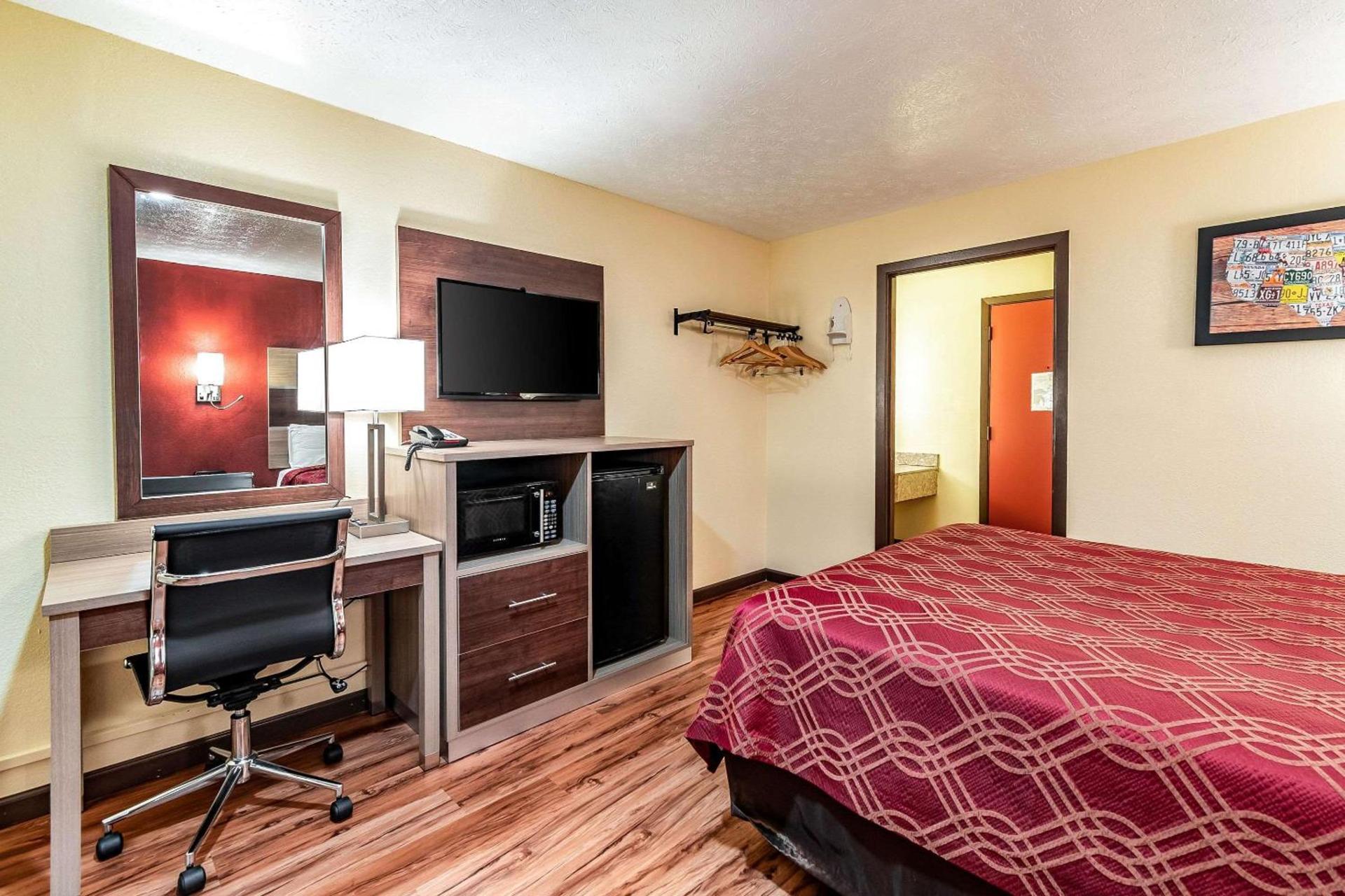 Econo Lodge photo 17