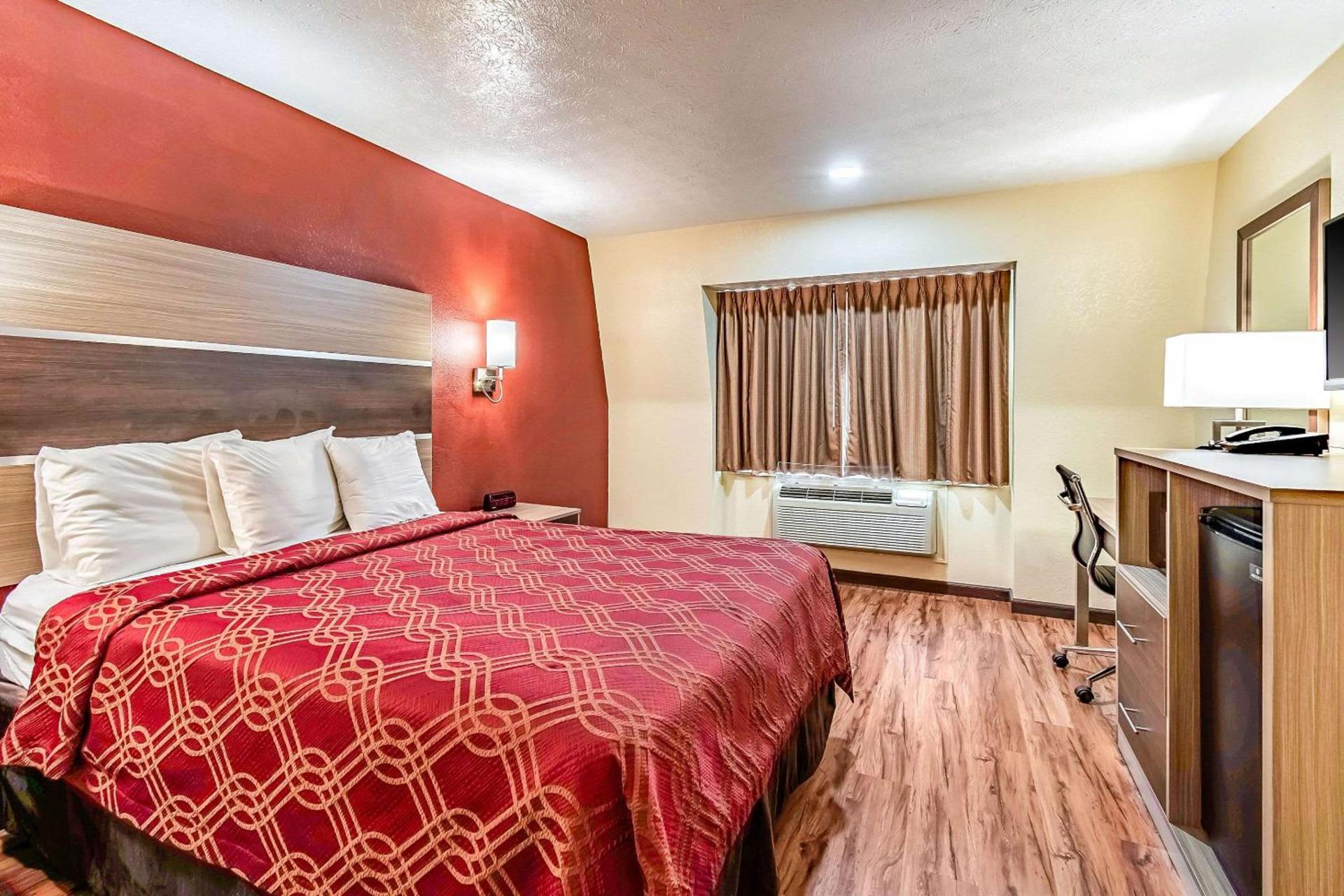 Econo Lodge photo 18