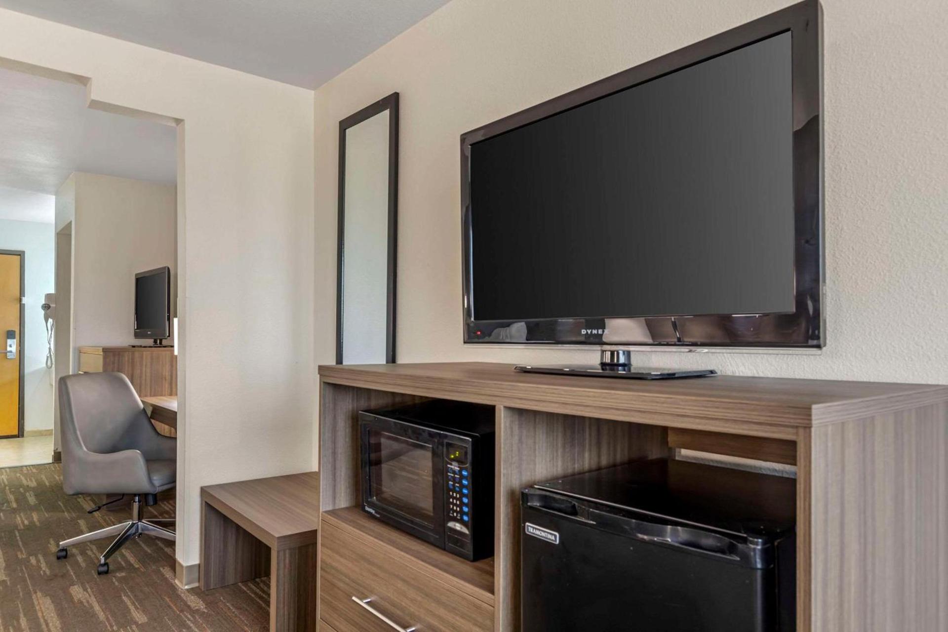Quality Inn Near Seaworld - Lackland photo 8