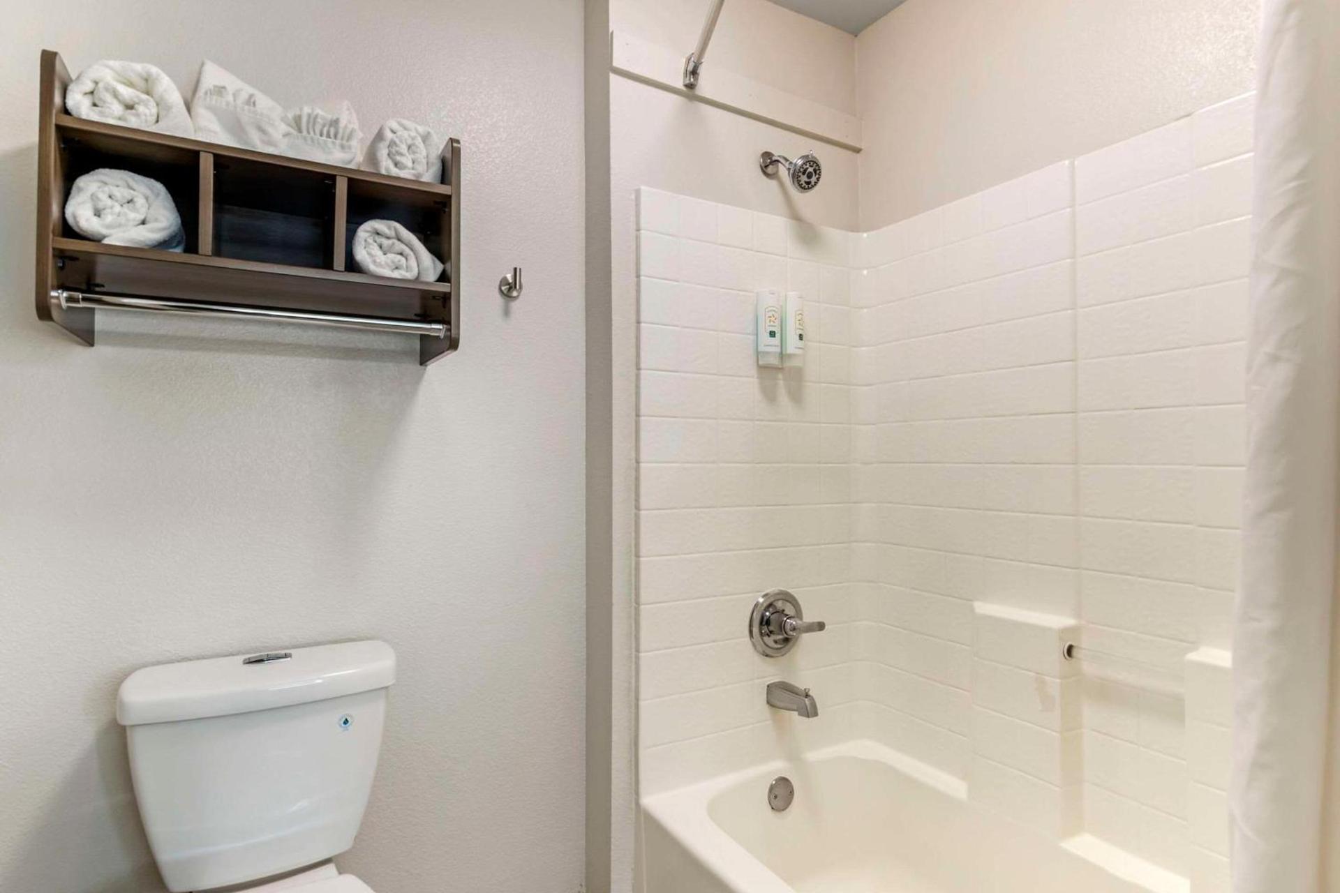Quality Inn Near Seaworld - Lackland photo 9