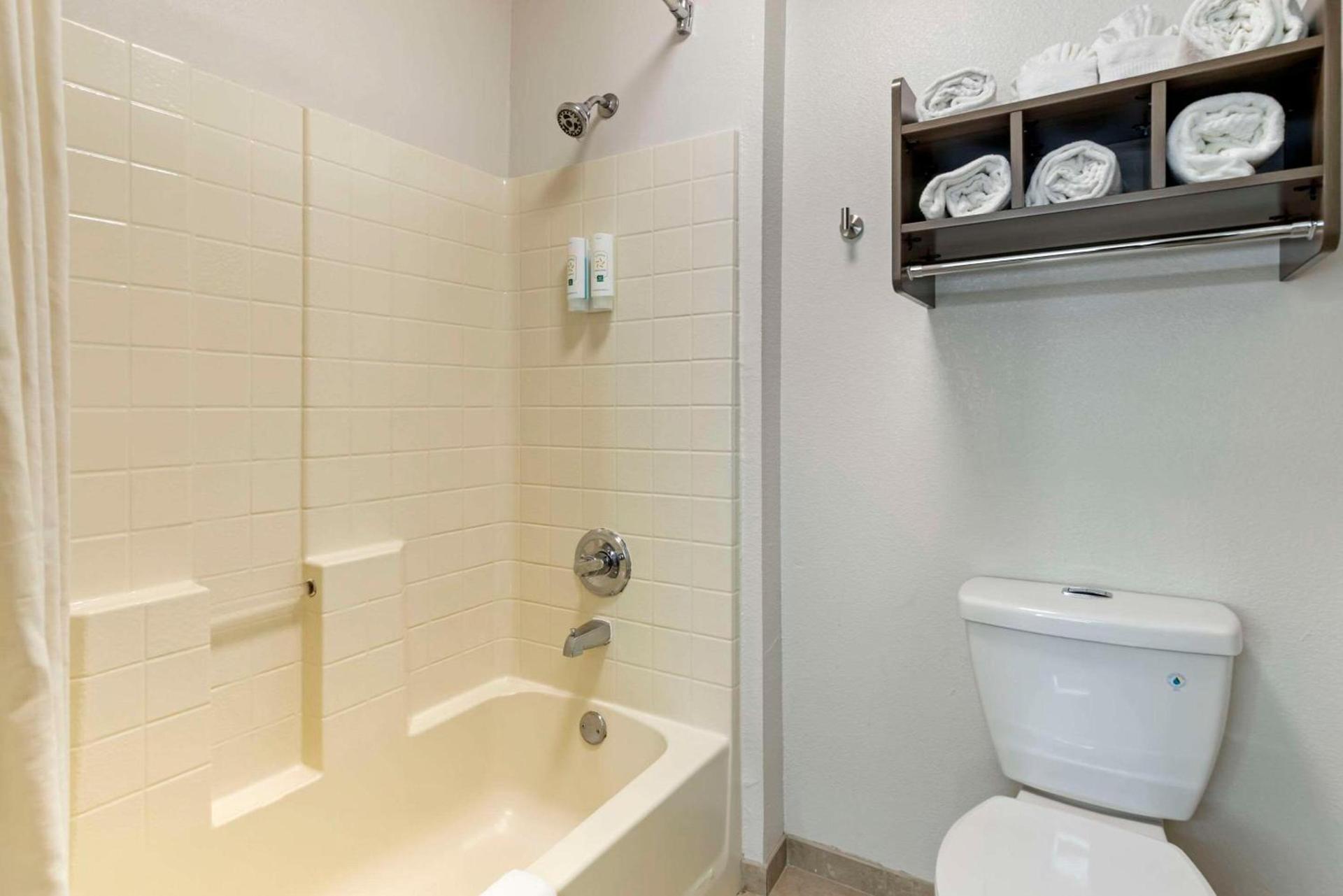 Quality Inn Near Seaworld - Lackland photo 13