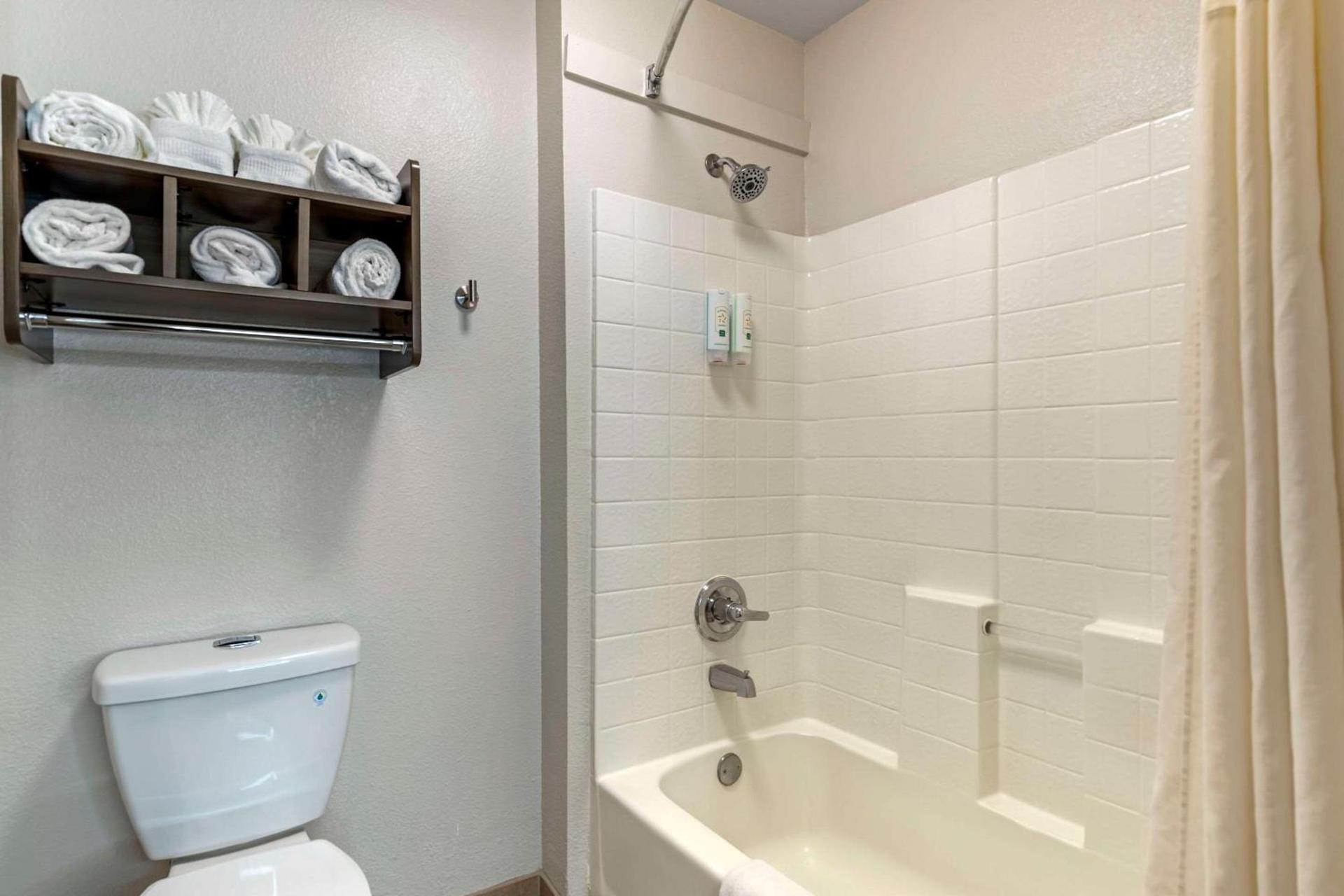 Quality Inn Near Seaworld - Lackland photo 17