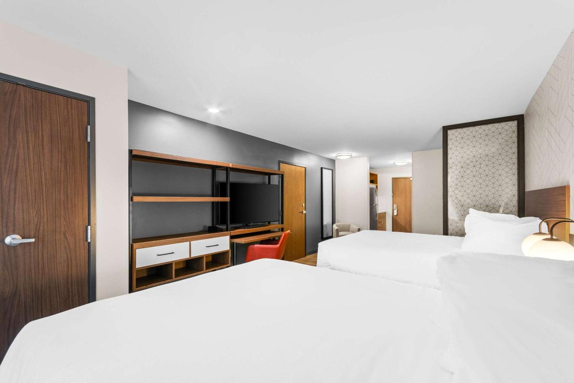 Everhome Suites Lexington - Horse Park photo 10