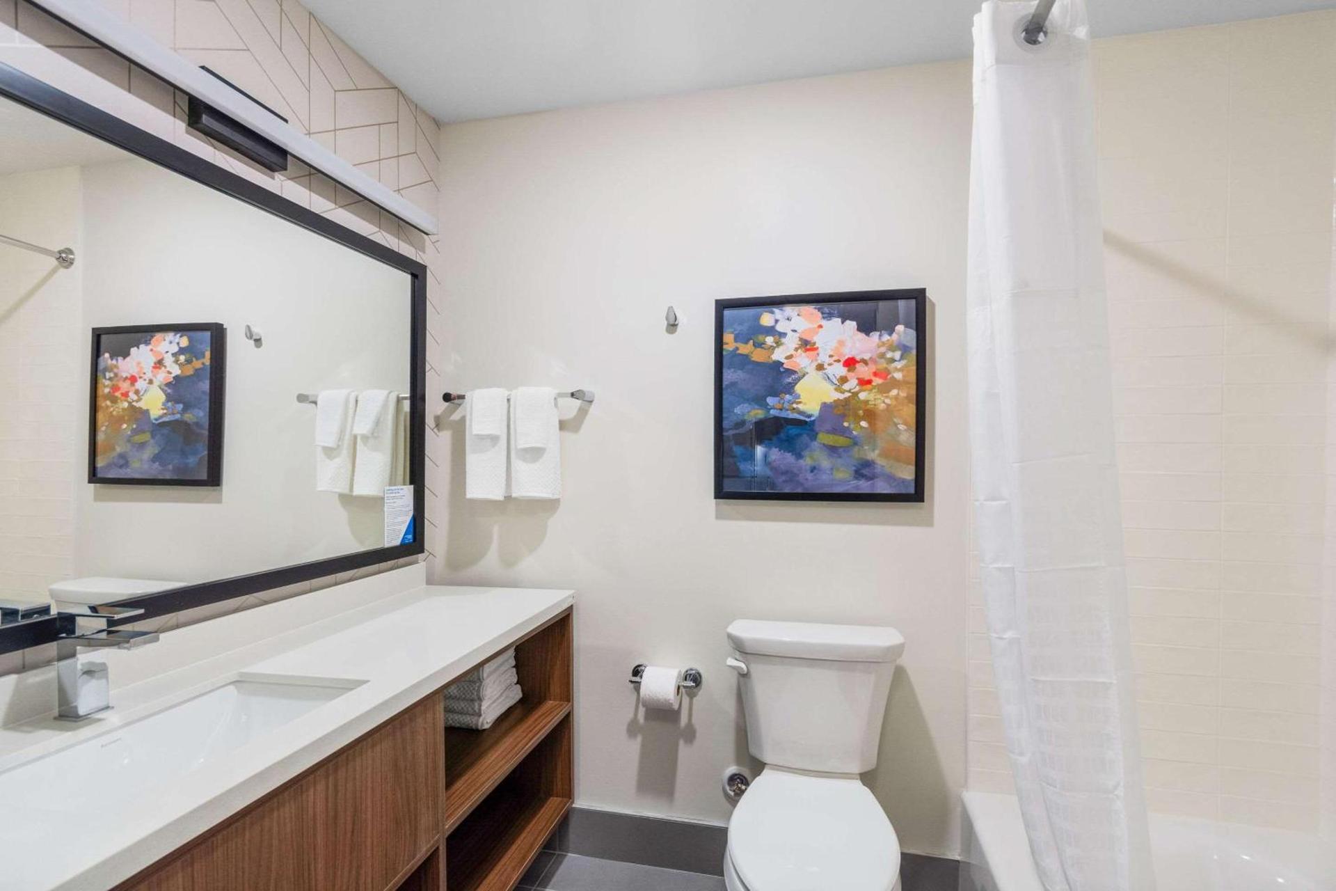 Everhome Suites Lexington - Horse Park photo 15