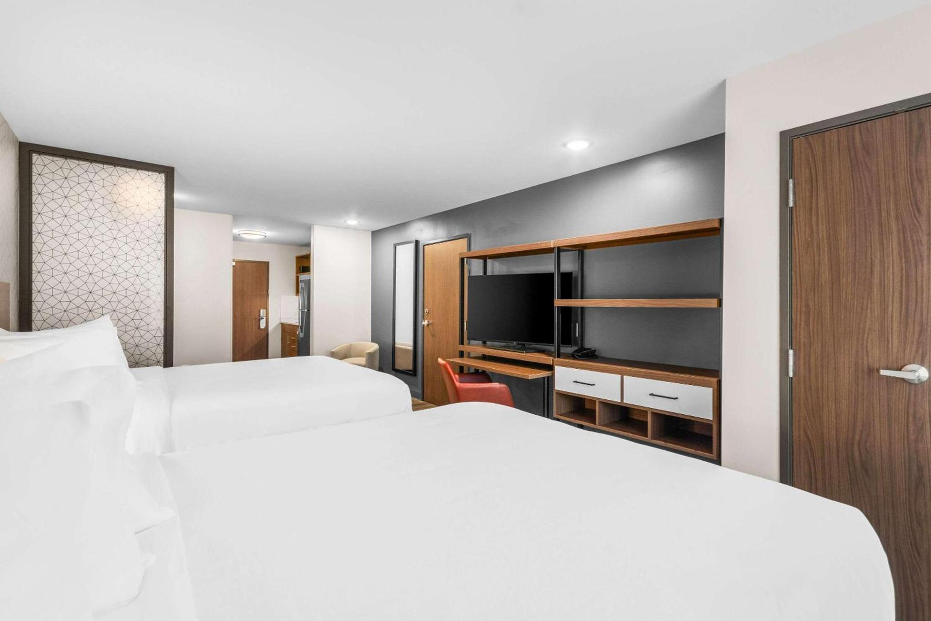Everhome Suites Lexington - Horse Park photo 24