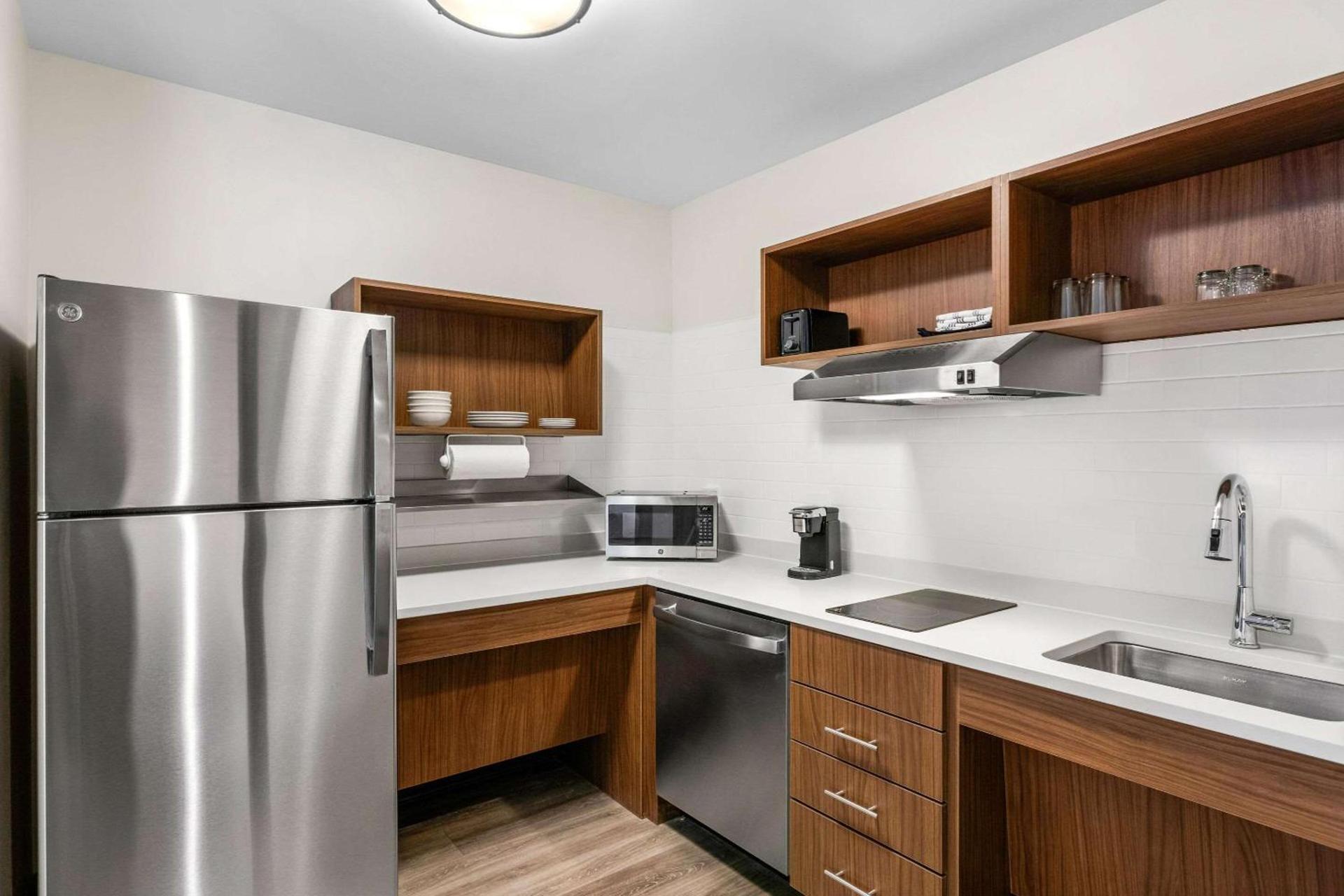 Everhome Suites Lexington - Horse Park photo 30