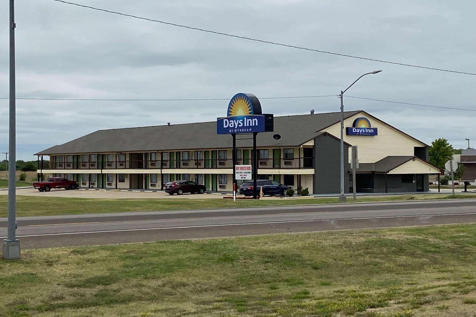 Days Inn by Wyndham Pratt — hotel in Pratt