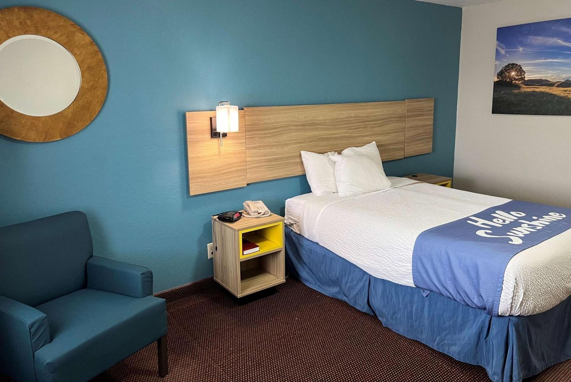 Days Inn by Wyndham Pratt photo 16