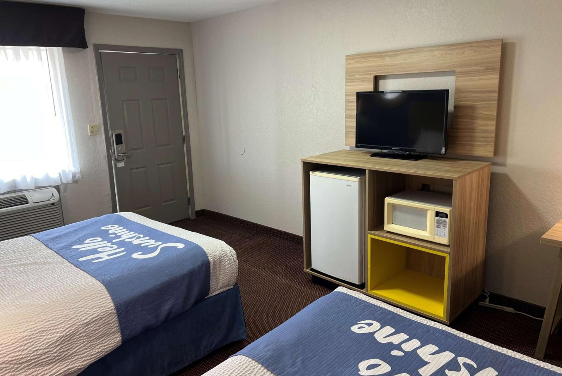 Days Inn by Wyndham Pratt photo 15