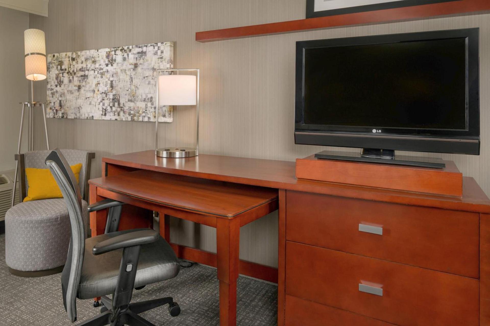 Courtyard by Marriott New Haven Orange photo 6