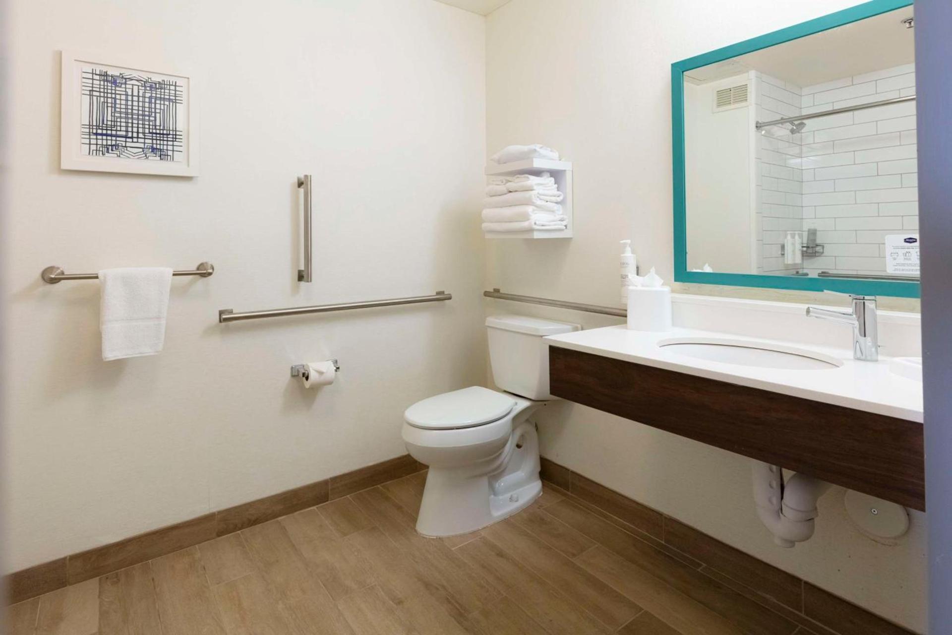 Hampton Inn Scranton at Montage Mountain photo 27