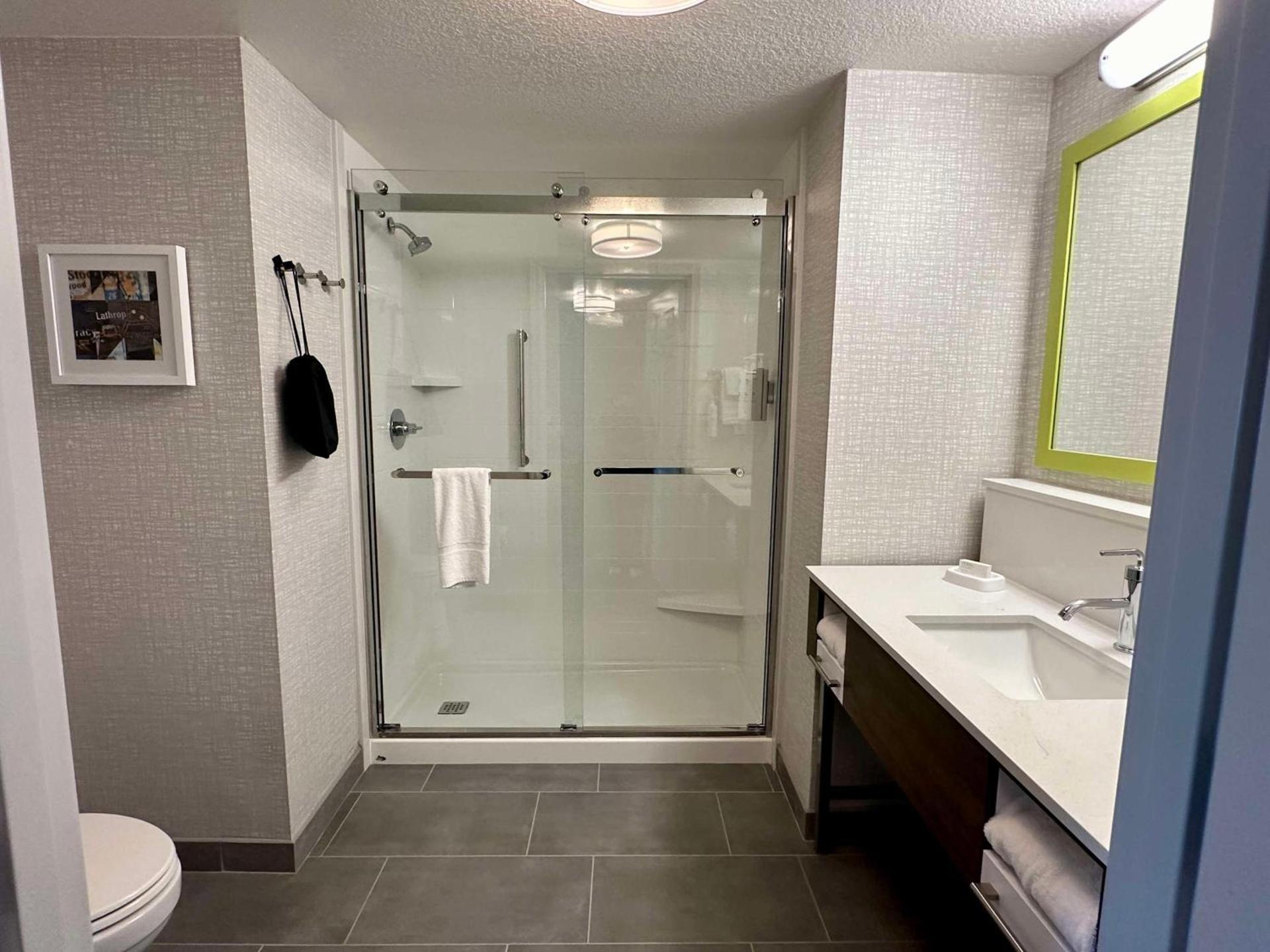 Hampton Inn & Suites Lathrop photo 28