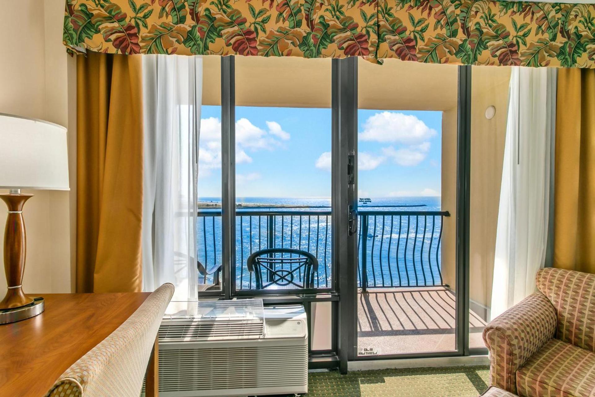 Holiday Inn & Suites Clearwater Beach by IHG photo 90