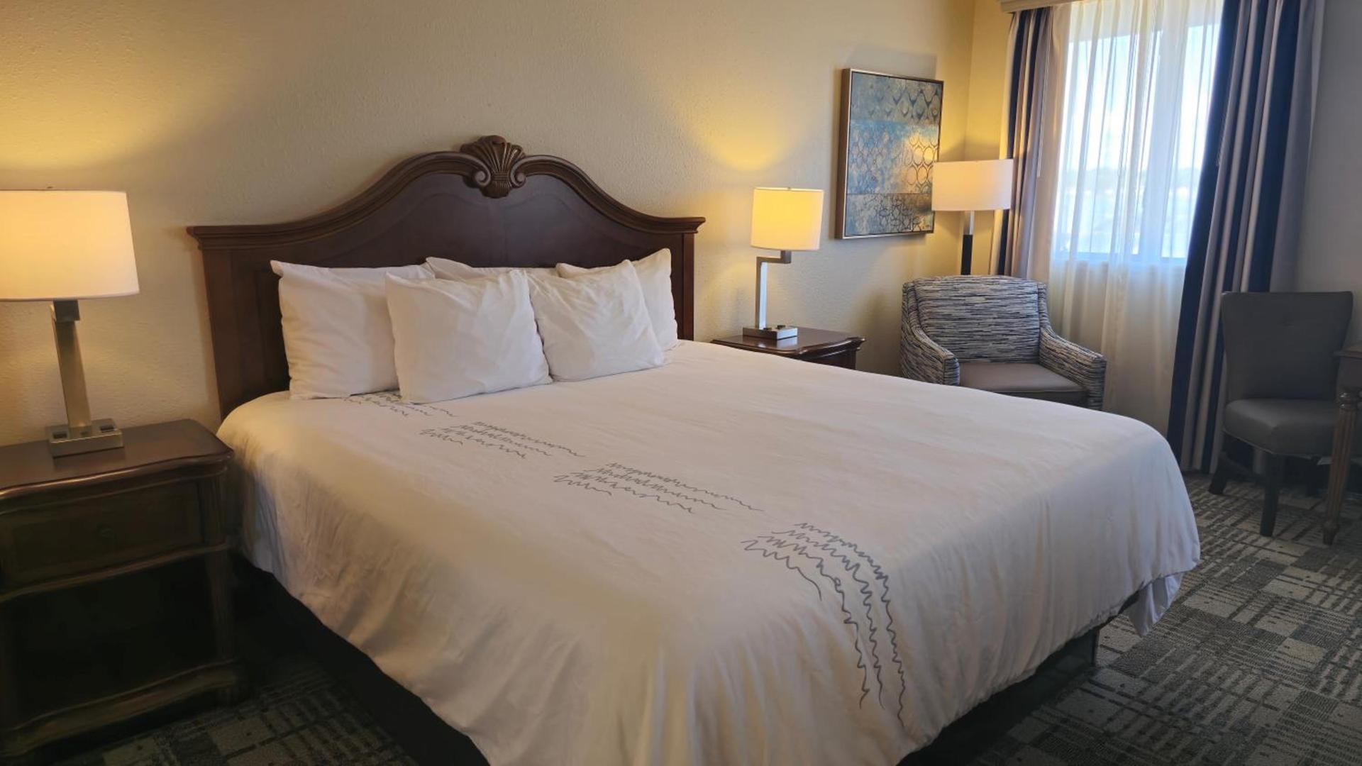 Best Western Plus Dubuque Hotel and Conference Center photo 56