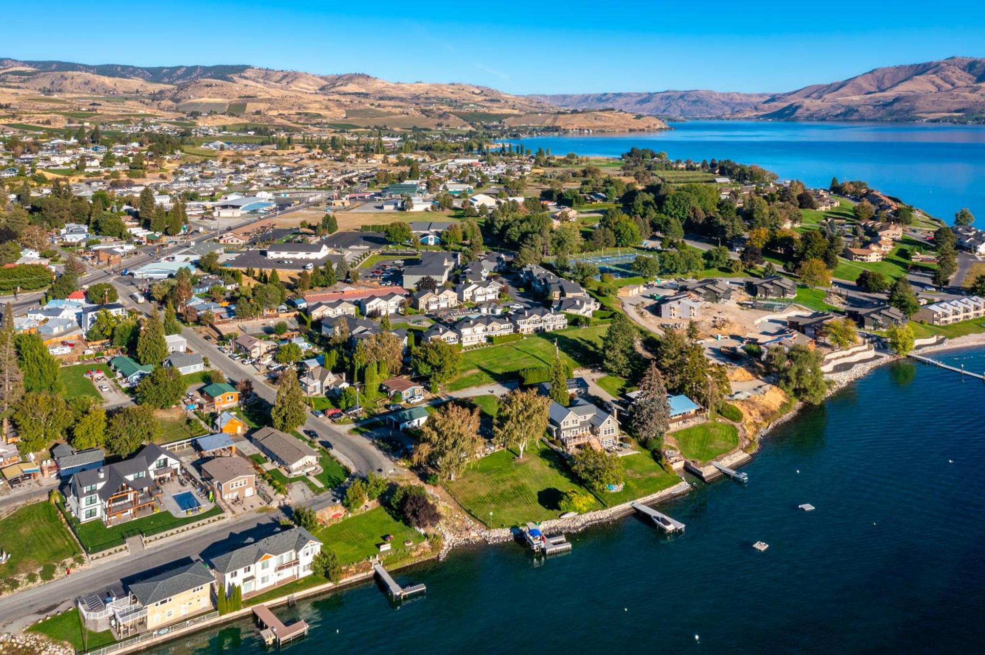 The Lodge Lake Chelan photo 8