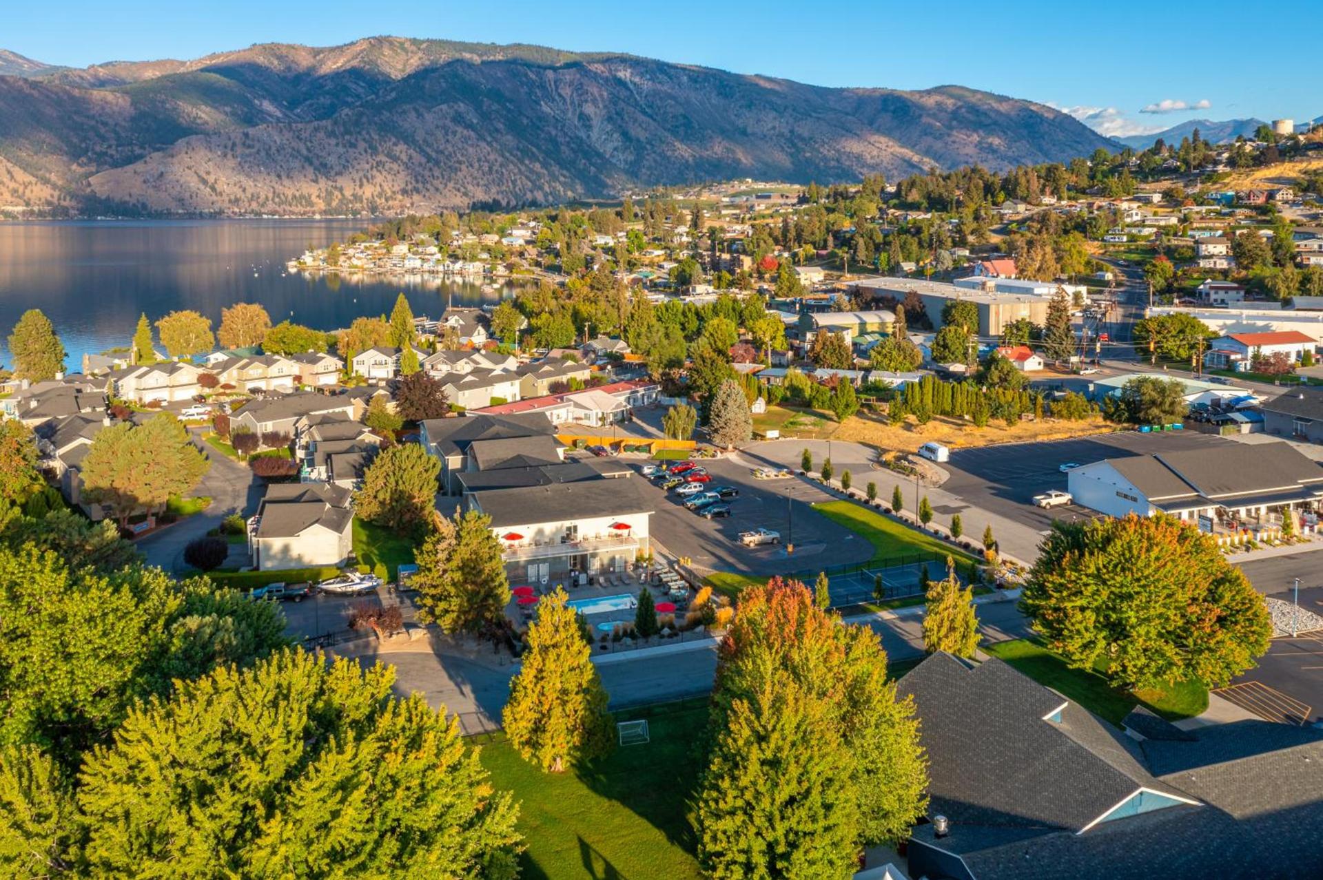 The Lodge Lake Chelan photo 13