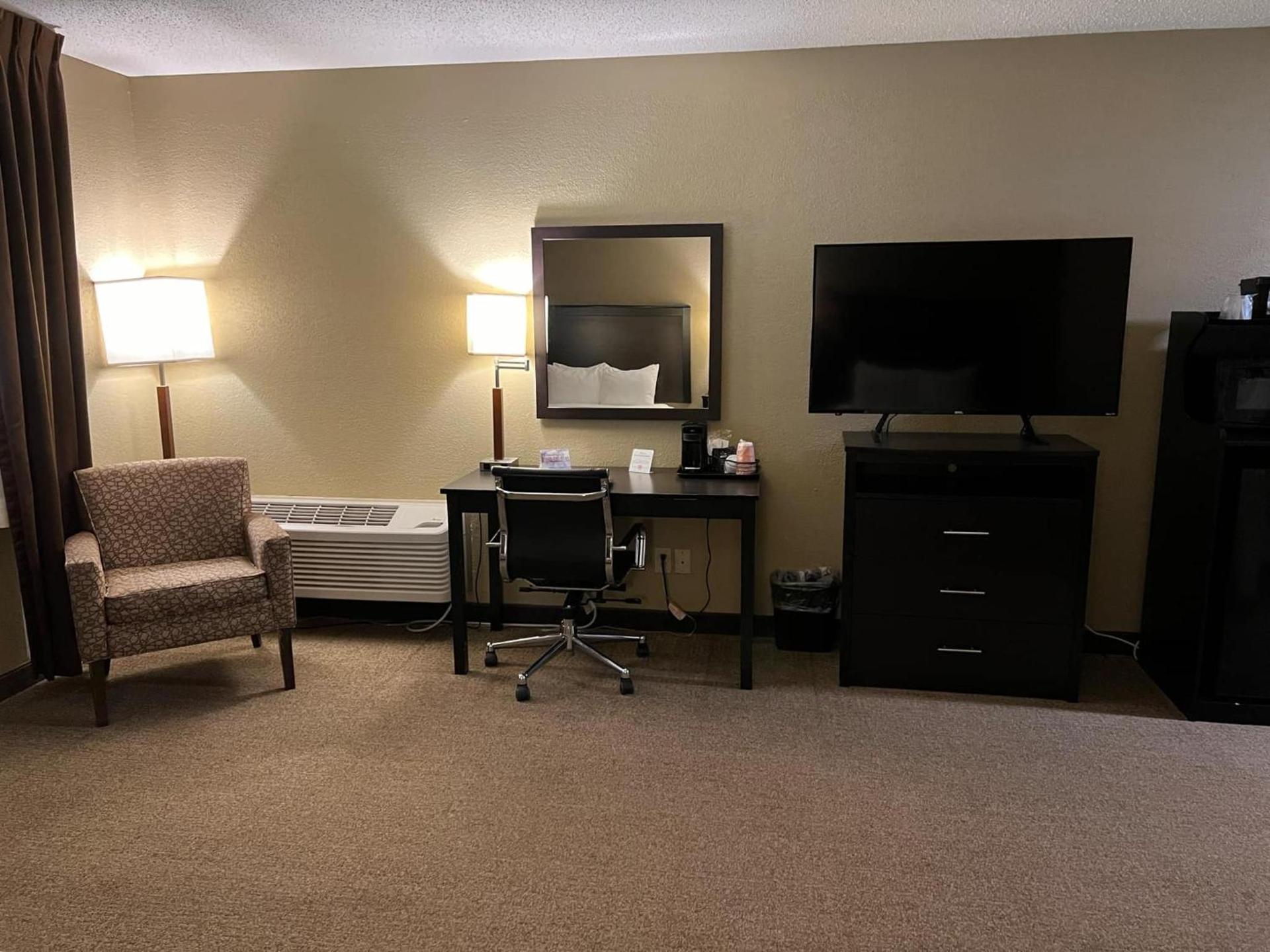 Quality Inn Harlan photo 12
