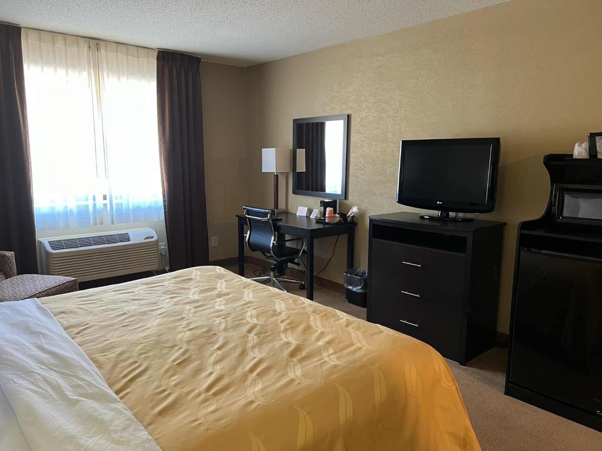 Quality Inn Harlan photo 18