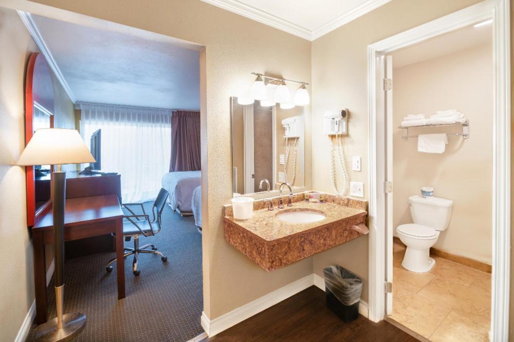 Pullman Garden Inn photo 6